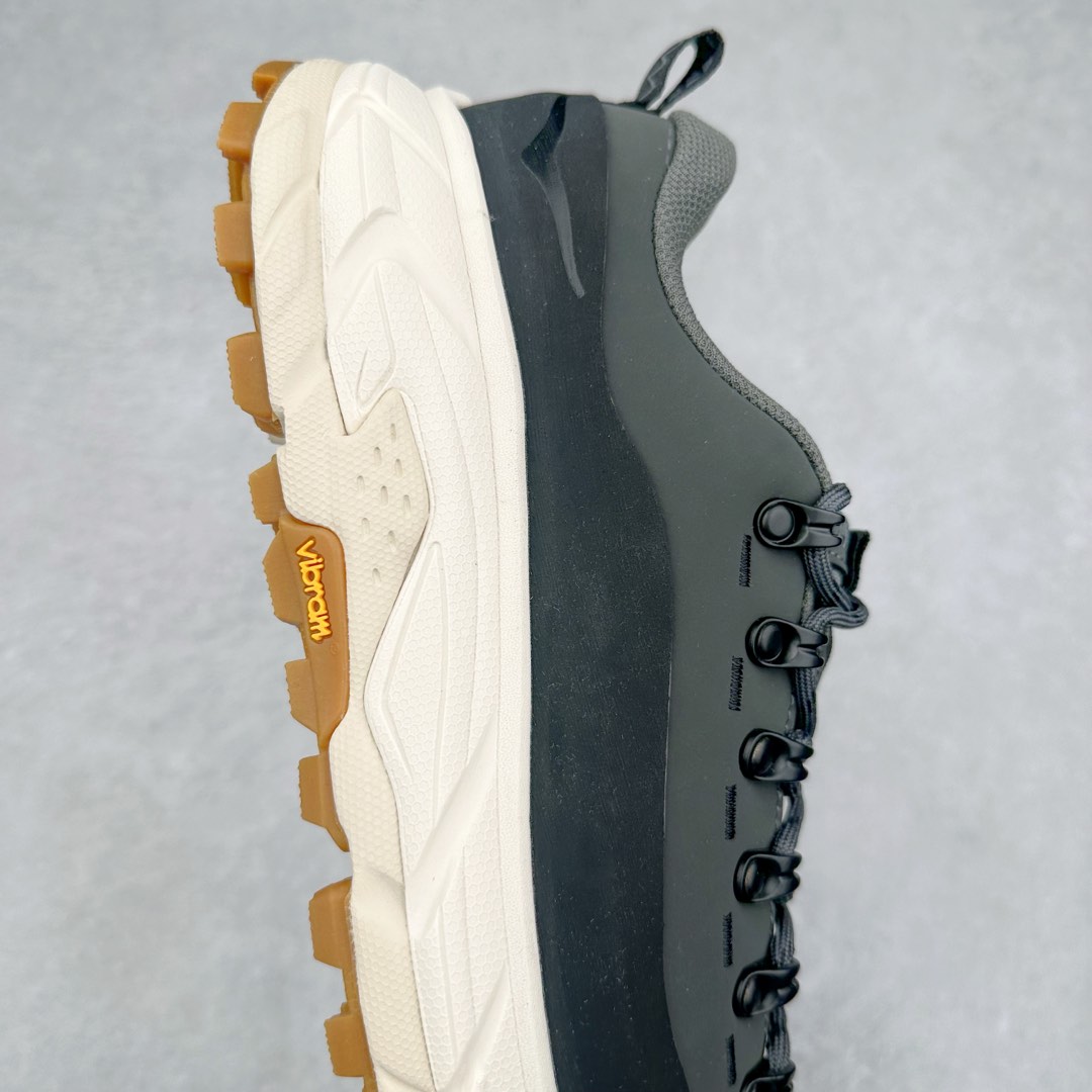 图片[6]-＃纯原 HOKA ONE ONE Tor Uitra Low 托亚潮流户外越野登山功能鞋 鞋款利用机能、户外、复古元素将都市型格与户外机能无缝结合 既能自由穿梭于城市的钢筋水泥之间 也能轻松演绎山系潮流搭配 全粒面皮革结合模压鞋口 提升持久耐穿度 直至鞋头的鞋带设计 舒适灵活的调节 搭配鞋头处HOKA ONE ONE飞翼纹饰 营造了个性十足的张扬气场 Tor Ultra 配备 Vibram® 鞋底与 EVA 和RMAT® 中底 给穿著者最佳的抓地力及舒适性 另外中底的金属摇杆可稳定脚部行程 当走过崎岖山路时依然让脚部得到平稳的感觉 而整对鞋以皮革和耐用尼龙布材打造 与坚固的鞋底相结合 可以牢固地支撑脚部和脚踝 另外外层搭载的Event技术 保持鞋履防水以及鞋内透气作用 尺码：36 36.5 37.5 38 38.5 39 40 40.5 41 42 42.5 43 44 44.5 45-选品中心