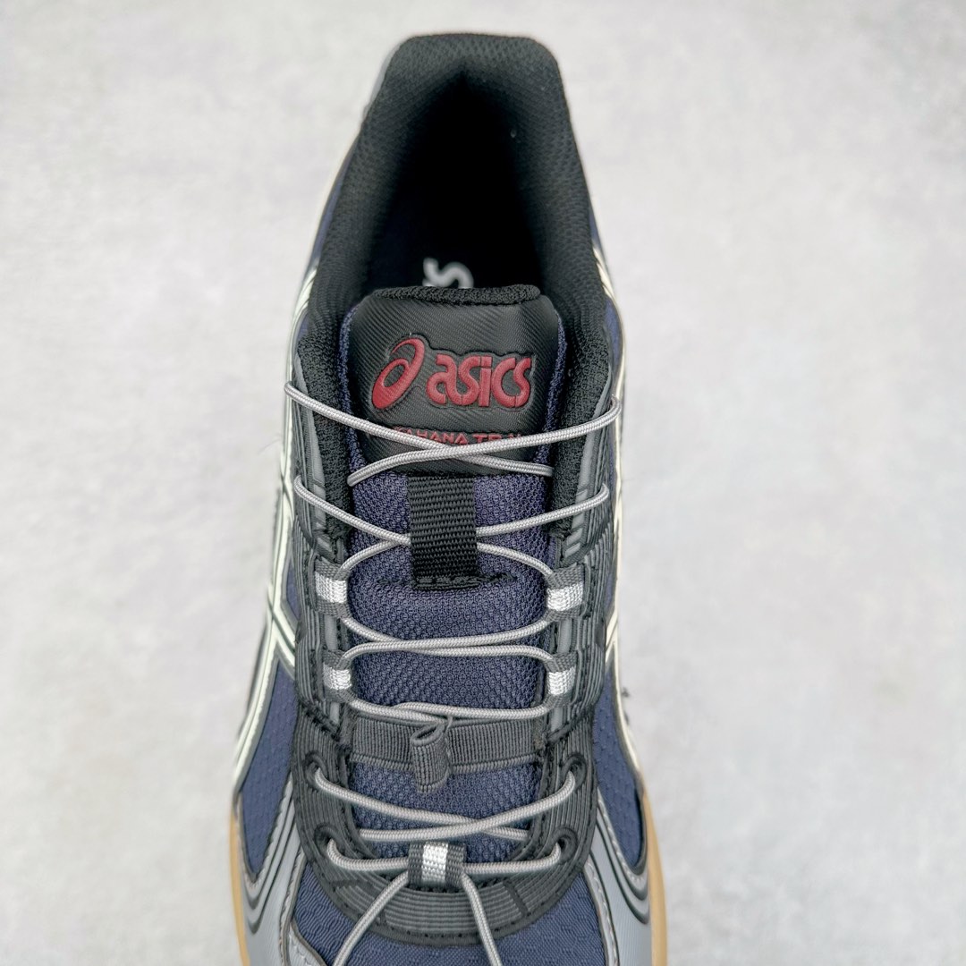 图片[5]-ASICS Gel-Kahana TR V4 亚瑟士机能户外风系列低帮轻量缓震休闲运动跑步鞋 身处城市的喧嚣，内心的想象却永不停歇，Z世代处于现实的繁忙中始终想象着生活的另一种可能和对未知的展望。想象并非背离现实，而是对自我最真实的期待。为鼓励新世代青年唤起对自我的正向的想象，并展开积极的行动，ASICS亚瑟士于2024释出全新主题——唤想自定义。率先推出鞋款GEL-KAHANA TR V4，将出色的城市潮流与户外机能融为一体，实现无界想象与唤回真实自我的完美连结。于城市绽放姿态，唤想自定义。GEL-KAHANA TR V4融合了极具户外型格的设计细节。鞋款大底与中底采用了AHAR耐磨橡胶与GEL缓震胶技术，拥有良好的抓地力与舒适的穿着体验。鞋底所使用的一体化TPU稳定片，为更好地贴合GEL-KAHANA TR V4而全新开模再造，能有效防止脚部过度扭转与侧翻，在提供优秀稳定性的同时，进一步增强了鞋款的机能设计美学。快速系带系统在方便穿戴的同时，为户外运动提供了更优的防护。 GEL-KAHANA TR V4为日常穿着提供稳定、舒适的支撑，鼓励每个人在城市空间中的大胆探索，追寻无拘束的旷野之梦。尺码：36 37 37.5 38 39 39.5 40.5 41.5 42 42.5 43.5 44 44.5 45-选品中心