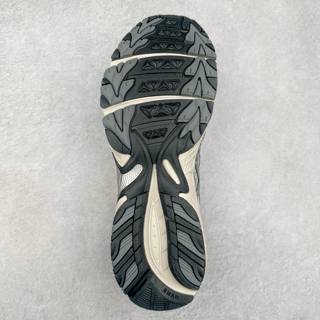 图片[9]-ASICS Gel-Kahana TR V4 亚瑟士机能户外风系列低帮轻量缓震休闲运动跑步鞋 身处城市的喧嚣，内心的想象却永不停歇，Z世代处于现实的繁忙中始终想象着生活的另一种可能和对未知的展望。想象并非背离现实，而是对自我最真实的期待。为鼓励新世代青年唤起对自我的正向的想象，并展开积极的行动，ASICS亚瑟士于2024释出全新主题——唤想自定义。率先推出鞋款GEL-KAHANA TR V4，将出色的城市潮流与户外机能融为一体，实现无界想象与唤回真实自我的完美连结。于城市绽放姿态，唤想自定义。GEL-KAHANA TR V4融合了极具户外型格的设计细节。鞋款大底与中底采用了AHAR耐磨橡胶与GEL缓震胶技术，拥有良好的抓地力与舒适的穿着体验。鞋底所使用的一体化TPU稳定片，为更好地贴合GEL-KAHANA TR V4而全新开模再造，能有效防止脚部过度扭转与侧翻，在提供优秀稳定性的同时，进一步增强了鞋款的机能设计美学。快速系带系统在方便穿戴的同时，为户外运动提供了更优的防护。 GEL-KAHANA TR V4为日常穿着提供稳定、舒适的支撑，鼓励每个人在城市空间中的大胆探索，追寻无拘束的旷野之梦。尺码：36 37 37.5 38 39 39.5 40.5 41.5 42 42.5 43.5 44 44.5 45-选品中心