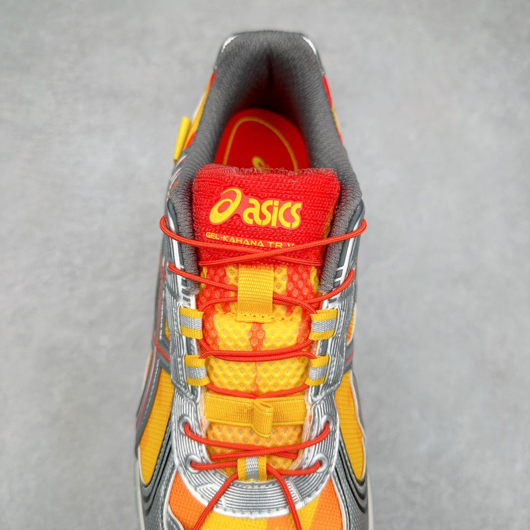 图片[5]-ASICS Gel-Kahana TR V4 亚瑟士机能户外风系列低帮轻量缓震休闲运动跑步鞋 身处城市的喧嚣，内心的想象却永不停歇，Z世代处于现实的繁忙中始终想象着生活的另一种可能和对未知的展望。想象并非背离现实，而是对自我最真实的期待。为鼓励新世代青年唤起对自我的正向的想象，并展开积极的行动，ASICS亚瑟士于2024释出全新主题——唤想自定义。率先推出鞋款GEL-KAHANA TR V4，将出色的城市潮流与户外机能融为一体，实现无界想象与唤回真实自我的完美连结。于城市绽放姿态，唤想自定义。GEL-KAHANA TR V4融合了极具户外型格的设计细节。鞋款大底与中底采用了AHAR耐磨橡胶与GEL缓震胶技术，拥有良好的抓地力与舒适的穿着体验。鞋底所使用的一体化TPU稳定片，为更好地贴合GEL-KAHANA TR V4而全新开模再造，能有效防止脚部过度扭转与侧翻，在提供优秀稳定性的同时，进一步增强了鞋款的机能设计美学。快速系带系统在方便穿戴的同时，为户外运动提供了更优的防护。 GEL-KAHANA TR V4为日常穿着提供稳定、舒适的支撑，鼓励每个人在城市空间中的大胆探索，追寻无拘束的旷野之梦。尺码：36 37 37.5 38 39 39.5 40.5 41.5 42 42.5 43.5 44 44.5 45-选品中心