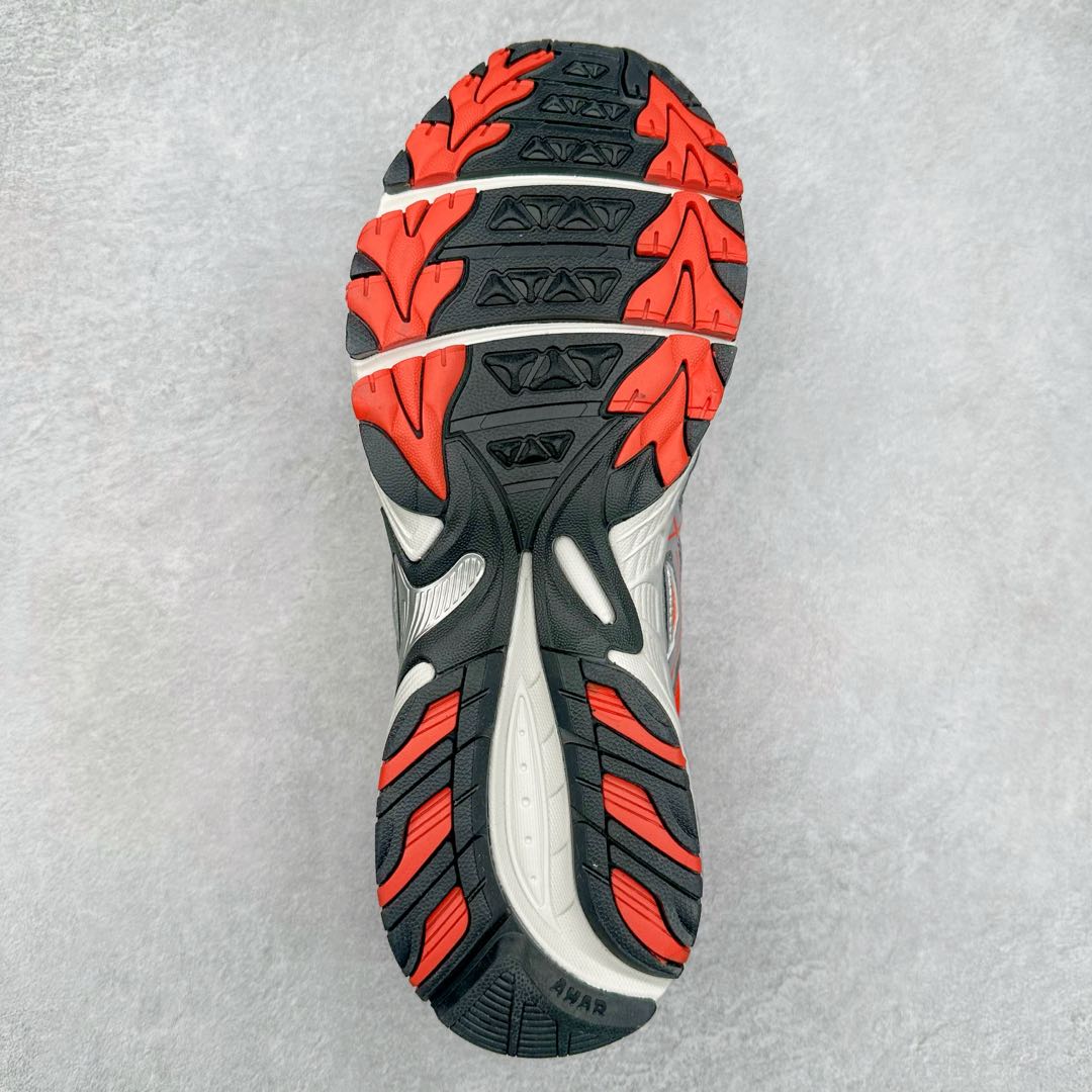 图片[9]-ASICS Gel-Kahana TR V4 亚瑟士机能户外风系列低帮轻量缓震休闲运动跑步鞋 身处城市的喧嚣，内心的想象却永不停歇，Z世代处于现实的繁忙中始终想象着生活的另一种可能和对未知的展望。想象并非背离现实，而是对自我最真实的期待。为鼓励新世代青年唤起对自我的正向的想象，并展开积极的行动，ASICS亚瑟士于2024释出全新主题——唤想自定义。率先推出鞋款GEL-KAHANA TR V4，将出色的城市潮流与户外机能融为一体，实现无界想象与唤回真实自我的完美连结。于城市绽放姿态，唤想自定义。GEL-KAHANA TR V4融合了极具户外型格的设计细节。鞋款大底与中底采用了AHAR耐磨橡胶与GEL缓震胶技术，拥有良好的抓地力与舒适的穿着体验。鞋底所使用的一体化TPU稳定片，为更好地贴合GEL-KAHANA TR V4而全新开模再造，能有效防止脚部过度扭转与侧翻，在提供优秀稳定性的同时，进一步增强了鞋款的机能设计美学。快速系带系统在方便穿戴的同时，为户外运动提供了更优的防护。 GEL-KAHANA TR V4为日常穿着提供稳定、舒适的支撑，鼓励每个人在城市空间中的大胆探索，追寻无拘束的旷野之梦。尺码：36 37 37.5 38 39 39.5 40.5 41.5 42 42.5 43.5 44 44.5 45-选品中心