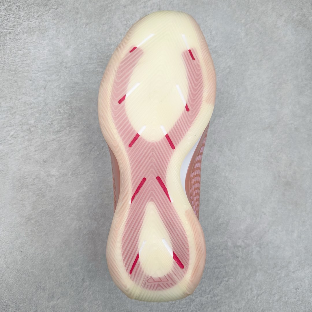 图片[9]-＃纯原新品 AD Anthony Edwards A.E. 2 \\\”华子二代\\\” 安东尼·爱德华兹签名实战减震防滑耐磨低帮篮球鞋 JI1482 球鞋的整体设计非常复古 也可以理解为并不是目前篮球鞋的设计趋势 AE2流线简约的设计 也是让其非常具有辨识度 袜套与「蚁巢」组成的鞋身 在保证透气效果的同时 搭配鞋带更能带来相当出色的鞋脚一体性 中底自然还是搭载着AD的当家科技并经由外层 TPU 包裹 将软、弹和支撑性同时兼顾 尺码：40 40.5 41 42 42.5 43 44 44.5 45 46-选品中心