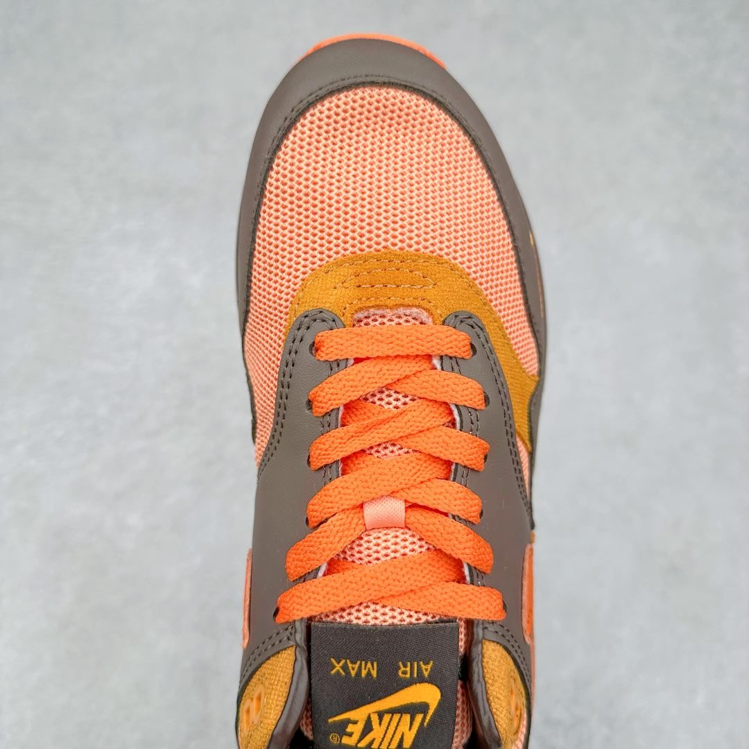 图片[4]-NK Air Max 1 初代复古气垫慢跑鞋 HF7346-200 由Tinker Hatfeld和Mark Parker在1987年设计 灵感来自于巴黎蓬皮杜中心 在参观了蓬皮杜中心之后提出了Air Max的标志性开窗可视气垫的理念 并将其实际开发成功 是NK史上第一双可视气垫跑鞋 凭借着Air Max气垫带来的舒适脚感和鞋面面料上的不断精进才使得Air Max 1在现如今都是复古慢跑鞋的首选 深厚的历史渊源 独特的流线形设计 极为复古的外观使得它深受鞋迷的喜爱 尺码：36 36.5 37.5 38 38.5 39 40 40.5 41 42 42.5 43 44 44.5 45-选品中心