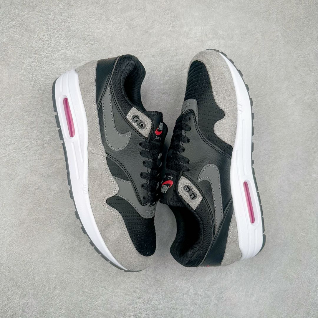 图片[3]-NK Air Max 1 初代复古气垫慢跑鞋 HJ9292-070 由Tinker Hatfeld和Mark Parker在1987年设计 灵感来自于巴黎蓬皮杜中心 在参观了蓬皮杜中心之后提出了Air Max的标志性开窗可视气垫的理念 并将其实际开发成功 是NK史上第一双可视气垫跑鞋 凭借着Air Max气垫带来的舒适脚感和鞋面面料上的不断精进才使得Air Max 1在现如今都是复古慢跑鞋的首选 深厚的历史渊源 独特的流线形设计 极为复古的外观使得它深受鞋迷的喜爱 尺码：36 36.5 37.5 38 38.5 39 40 40.5 41 42 42.5 43 44 44.5 45-选品中心