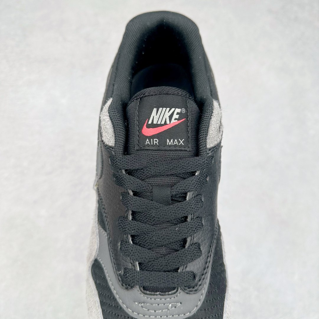 图片[5]-NK Air Max 1 初代复古气垫慢跑鞋 HJ9292-070 由Tinker Hatfeld和Mark Parker在1987年设计 灵感来自于巴黎蓬皮杜中心 在参观了蓬皮杜中心之后提出了Air Max的标志性开窗可视气垫的理念 并将其实际开发成功 是NK史上第一双可视气垫跑鞋 凭借着Air Max气垫带来的舒适脚感和鞋面面料上的不断精进才使得Air Max 1在现如今都是复古慢跑鞋的首选 深厚的历史渊源 独特的流线形设计 极为复古的外观使得它深受鞋迷的喜爱 尺码：36 36.5 37.5 38 38.5 39 40 40.5 41 42 42.5 43 44 44.5 45-选品中心