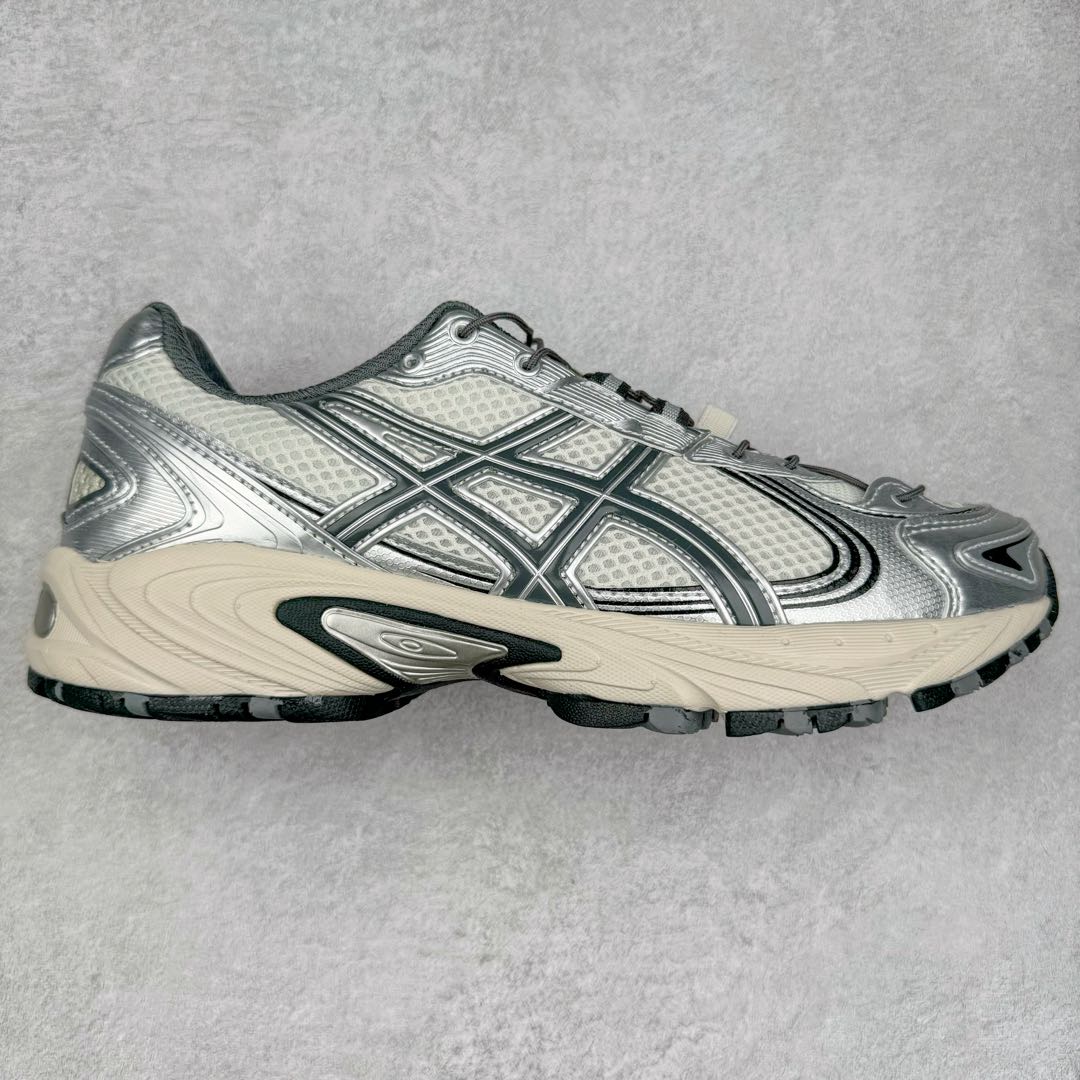 ASICS Gel-Kahana TR V4 亚瑟士机能户外风系列低帮轻量缓震休闲运动跑步鞋 身处城市的喧嚣，内心的想象却永不停歇，Z世代处于现实的繁忙中始终想象着生活的另一种可能和对未知的展望。想象并非背离现实，而是对自我最真实的期待。为鼓励新世代青年唤起对自我的正向的想象，并展开积极的行动，ASICS亚瑟士于2024释出全新主题——唤想自定义。率先推出鞋款GEL-KAHANA TR V4，将出色的城市潮流与户外机能融为一体，实现无界想象与唤回真实自我的完美连结。于城市绽放姿态，唤想自定义。GEL-KAHANA TR V4融合了极具户外型格的设计细节。鞋款大底与中底采用了AHAR耐磨橡胶与GEL缓震胶技术，拥有良好的抓地力与舒适的穿着体验。鞋底所使用的一体化TPU稳定片，为更好地贴合GEL-KAHANA TR V4而全新开模再造，能有效防止脚部过度扭转与侧翻，在提供优秀稳定性的同时，进一步增强了鞋款的机能设计美学。快速系带系统在方便穿戴的同时，为户外运动提供了更优的防护。 GEL-KAHANA TR V4为日常穿着提供稳定、舒适的支撑，鼓励每个人在城市空间中的大胆探索，追寻无拘束的旷野之梦。尺码：36 37 37.5 38 39 39.5 40.5 41.5 42 42.5 43.5 44 44.5 45-选品中心