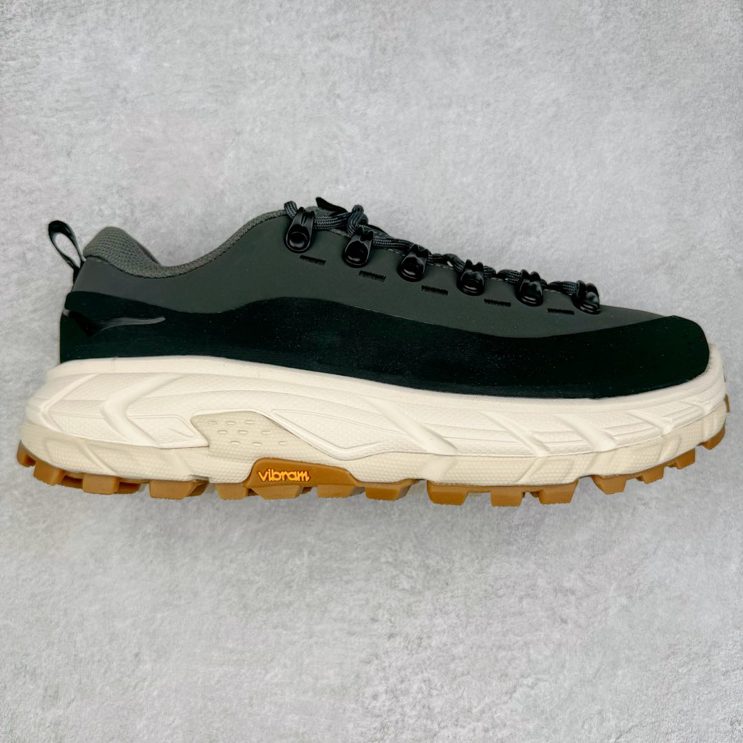 ＃纯原 HOKA ONE ONE Tor Uitra Low 托亚潮流户外越野登山功能鞋 鞋款利用机能、户外、复古元素将都市型格与户外机能无缝结合 既能自由穿梭于城市的钢筋水泥之间 也能轻松演绎山系潮流搭配 全粒面皮革结合模压鞋口 提升持久耐穿度 直至鞋头的鞋带设计 舒适灵活的调节 搭配鞋头处HOKA ONE ONE飞翼纹饰 营造了个性十足的张扬气场 Tor Ultra 配备 Vibram® 鞋底与 EVA 和RMAT® 中底 给穿著者最佳的抓地力及舒适性 另外中底的金属摇杆可稳定脚部行程 当走过崎岖山路时依然让脚部得到平稳的感觉 而整对鞋以皮革和耐用尼龙布材打造 与坚固的鞋底相结合 可以牢固地支撑脚部和脚踝 另外外层搭载的Event技术 保持鞋履防水以及鞋内透气作用 尺码：36 36.5 37.5 38 38.5 39 40 40.5 41 42 42.5 43 44 44.5 45-选品中心