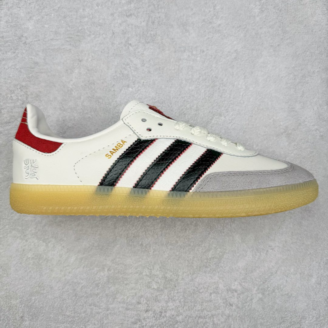 AD Original Samba OG 复古经典轻便板鞋 JQ5976 这款桑巴鞋展示了高质量的工艺 带有装饰的超锁缝制和无缝的手感 柔软、柔软的皮革造型和标志性的3条纹完成了精致的外观 正规合身鞋带 鞋面上有绒面鞋垫 橡胶鞋底 享受正畸套筒软感 自50年代首次亮相以来就一直在赢得粉丝的青睐 尺码：36 36.5 37.5 38 38.5 39 40 40.5 41 42 42.5 43 44 44.5 45-选品中心