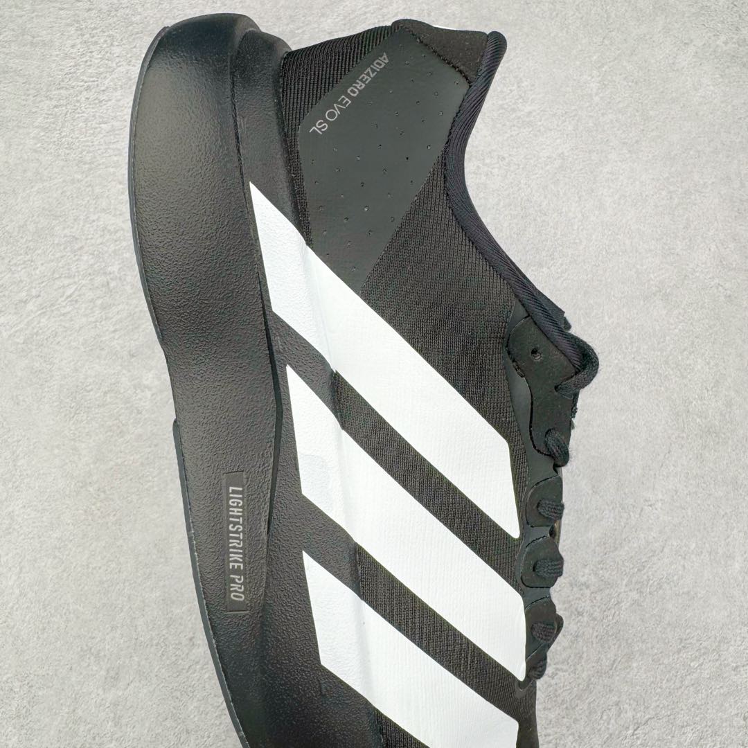 图片[6]-＃纯原 AD Adizero Eva SL M 零度进化版系列低帮轻便透气竞速休闲运动慢跑鞋 JP7149 相信大家对去年 adidas 横空出世的「顶级超跑」adiZero Adios Pro EVO 1 记忆犹新！不仅登顶阿迪史上最轻跑鞋宝座，更在接下来的全球马拉松赛事中，持续书写着惊人成绩，被网友戏称新一代「阿迪神鞋」全网刷屏！极简设计语言与强烈速度感和存在感的鞋侧三线，让人过目不忘，特别种草！其中定位于中长跑训练的 adidas Adizero Evo SL，整体外观造型与 adiZero Adios Pro EVO 1 非常相似。中底配置方面搭载全掌 Lightstrike Pro，鞋面采用透气网面示人，契合日常训练鞋的定位，更加耐用。外底给到了马牌橡胶，及类似上代竞速旗舰 adidas Adizero Adios Pro 3 区域分布。整体看下来无论是外观的鲜明辨识度，还是配置的扎实程度都很顶。尺码：36 36⅔ 37⅓ 38 38⅔ 39⅓ 40 40⅔ 41⅓ 42 42⅔ 43⅓ 44 45-选品中心