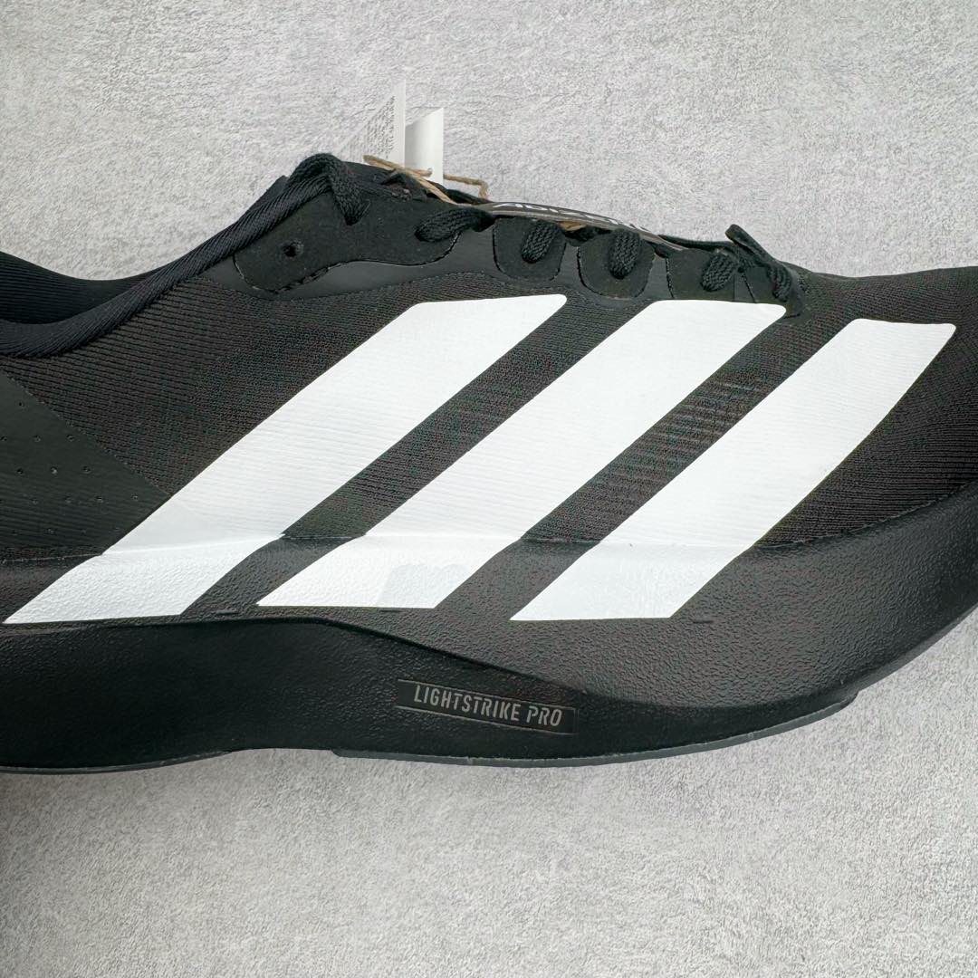 图片[18]-＃纯原 AD Adizero Eva SL M 零度进化版系列低帮轻便透气竞速休闲运动慢跑鞋 JP7149 相信大家对去年 adidas 横空出世的「顶级超跑」adiZero Adios Pro EVO 1 记忆犹新！不仅登顶阿迪史上最轻跑鞋宝座，更在接下来的全球马拉松赛事中，持续书写着惊人成绩，被网友戏称新一代「阿迪神鞋」全网刷屏！极简设计语言与强烈速度感和存在感的鞋侧三线，让人过目不忘，特别种草！其中定位于中长跑训练的 adidas Adizero Evo SL，整体外观造型与 adiZero Adios Pro EVO 1 非常相似。中底配置方面搭载全掌 Lightstrike Pro，鞋面采用透气网面示人，契合日常训练鞋的定位，更加耐用。外底给到了马牌橡胶，及类似上代竞速旗舰 adidas Adizero Adios Pro 3 区域分布。整体看下来无论是外观的鲜明辨识度，还是配置的扎实程度都很顶。尺码：36 36⅔ 37⅓ 38 38⅔ 39⅓ 40 40⅔ 41⅓ 42 42⅔ 43⅓ 44 45-选品中心