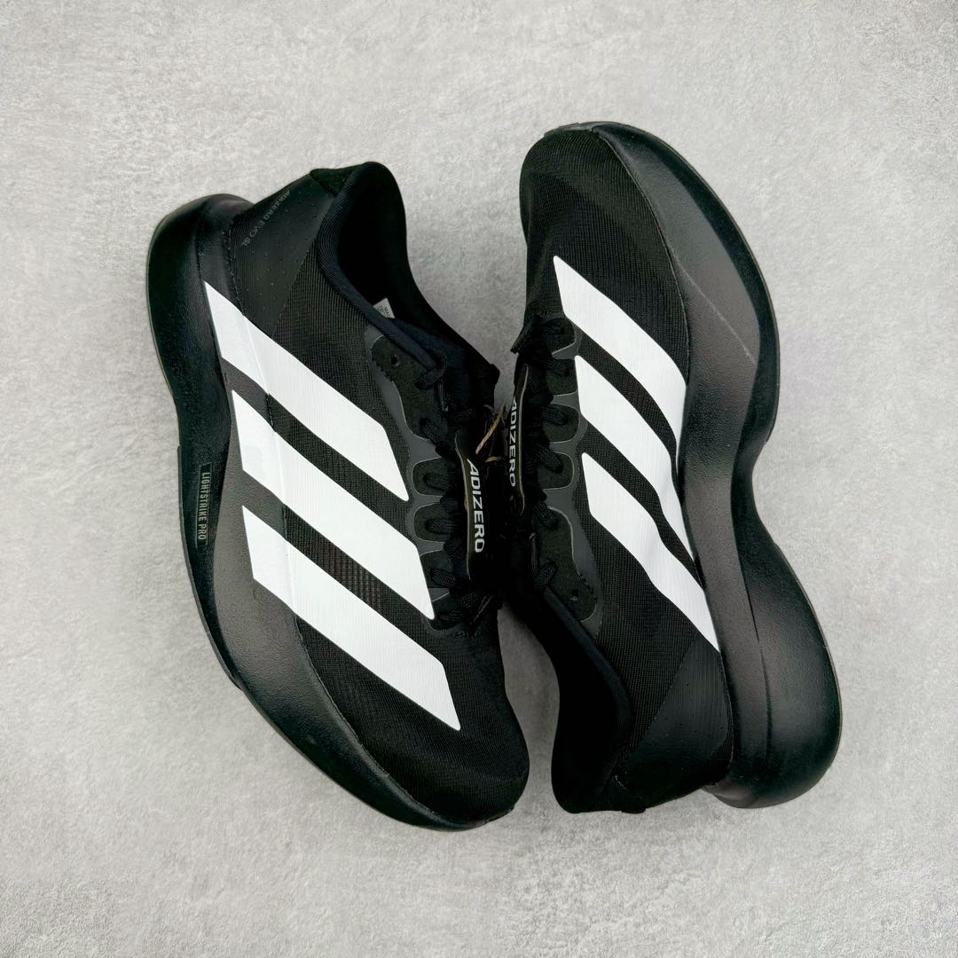图片[3]-＃纯原 AD Adizero Eva SL M 零度进化版系列低帮轻便透气竞速休闲运动慢跑鞋 JP7149 相信大家对去年 adidas 横空出世的「顶级超跑」adiZero Adios Pro EVO 1 记忆犹新！不仅登顶阿迪史上最轻跑鞋宝座，更在接下来的全球马拉松赛事中，持续书写着惊人成绩，被网友戏称新一代「阿迪神鞋」全网刷屏！极简设计语言与强烈速度感和存在感的鞋侧三线，让人过目不忘，特别种草！其中定位于中长跑训练的 adidas Adizero Evo SL，整体外观造型与 adiZero Adios Pro EVO 1 非常相似。中底配置方面搭载全掌 Lightstrike Pro，鞋面采用透气网面示人，契合日常训练鞋的定位，更加耐用。外底给到了马牌橡胶，及类似上代竞速旗舰 adidas Adizero Adios Pro 3 区域分布。整体看下来无论是外观的鲜明辨识度，还是配置的扎实程度都很顶。尺码：36 36⅔ 37⅓ 38 38⅔ 39⅓ 40 40⅔ 41⅓ 42 42⅔ 43⅓ 44 45-选品中心