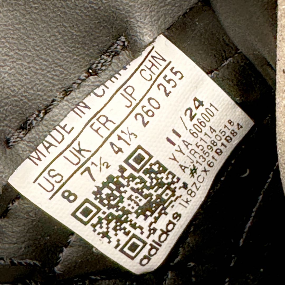 图片[20]-＃纯原 CLOT x AD Originals Superstar “Chinese New Year” 贝壳头联名蛇年限定 黑丝绸 JR5114 如今各个品牌都非常重视春节主题鞋款的打造，这其中也包括我们非常熟知的CLOT。CLOT为即将到来的蛇年准备的是一双与adidas Originals联手打造的Superstar。这双鞋的整体设计思路和风格可以说很CLOT，最大的特点就是鞋身选用了丝绸材质，并且上面还带有CLOT和三叶草的图案标识，而鞋侧的标志性三道杠也加入了蛇鳞纹理来呼应主题。鞋款整体选用了易穿搭的黑色作为主色调，鞋带扣、古币挂饰以及鞋舌的双方标识均使用了金色，而加厚的锯齿形外底以及标志性的贝壳头无疑把鞋款的独特属性进一步展现出来。尺码：36 36.5 37.5 38 38.5 39 40 40.5 41 42 42.5 43 44 44.5 45 46-选品中心