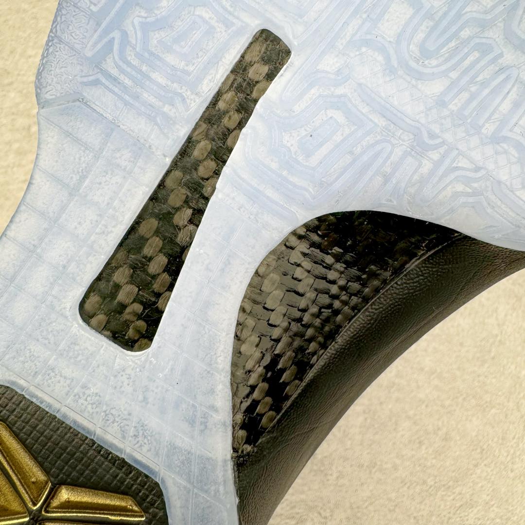 图片[17]-＃灭世/Max NK Kobe 5 Protro\\\”Year of the Mamba\\\” 科比五代 蛇年 黑紫金 IB4481-500 灭世海外球员版 搭载最高工艺标准 版型 外观 细节 用料 不同于市场主流货品 拒绝杀猪套牌纯原套路 欢迎对比品鉴 外观升级点：鞋头冲孔 后跟海绵填充 飞线质感 碳板纹理 纸板对位 悉数升级对标ZP 用料升级点：前掌气垫➕后掌马蹄zoom（增配）澎湃脚感 完美解决正品后掌泡棉衰减问题 版型尺码升级：海外球员版 前掌包裹提升 尺码增加US13 47.5码 适配 职业球员 灭世纯原海外球员版『质 价 比』拉满 拳打杀猪纯原 脚踢一眼假通货 高端外贸渠道口碑爆炸 尺码：39 40 40.5 41 42 42.5 43 44 44.5 45 46 47.5-选品中心