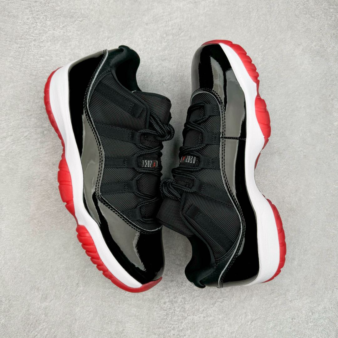 图片[3]-＃KZ神版 Air Jordan AJ11 Low \\\”Bred\\\” 低帮 黑红2025 FV5104-006 市场中端王者 耗时半年巨作 全套原纸板楦头开发 确保原汁原味 完美呈现11代版型 此版本只针对中端市场 皮料材质有所更替 其他数据细节工艺流程均保持一致绝不口嗨 细节品控鞋型随意秒杀市面3XX 原楦原档案数据开模打造 原厂中底拉帮钢印 原厂进口漆皮 防冻不开裂 原装鞋撑 水晶大底正确色度色泽 原楦原数据刺绣 原厂车缝走线及对位 毫厘不差 飞人logo采用原数据电脑刺绣 原装正品碳纤维真实碳板 增强抗扭 原内标 原盒标 正确官方原盒 防氧化水晶外底 原厂配套全掌solo气垫 进口港宝加持 后跟自然饱满 全鞋荧光划线卡点 追求极致完美 每一双都是工艺品 多重QC质检 超越公司货的品控标准 实实在在的免检产品 尺码：36 36.5 37.5 38 38.5 39 40 40.5 41 42 42.5 43 44 44.5 45 46 47.5-选品中心