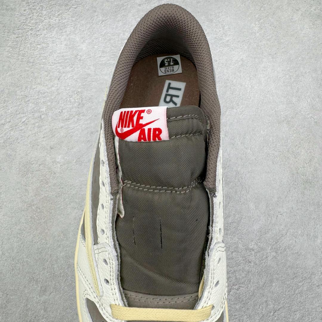 图片[5]-＃DGC裁片福利 Travis Scott x Air Jordan AJ1 Low OG SP TS联名白棕倒钩低帮 DM7866-162 十年一代莞产技术加持 原楦原纸板开发 后跟弧度收口自然不对折 原厂电绣 鬼脸飞翼针数密度一致 追求零偏差 市场巅峰之作 原档纸板数据 精准Swoosh Logo内腰字体高度对位 原厂拉帮工艺 起针回针位置针距密度一致 正确鞋垫四分之三背胶 原厂皮料 麂皮绒感效果一致 进口玻璃冲刀皮料裁剪零毛边 全鞋电脑针车工艺 极致一眼正品既视感 最高QC检验标准控制溢胶整体清洁度 鞋盒、防尘纸 鞋带 均采购来自原厂 尺码对应库存‼️-选品中心