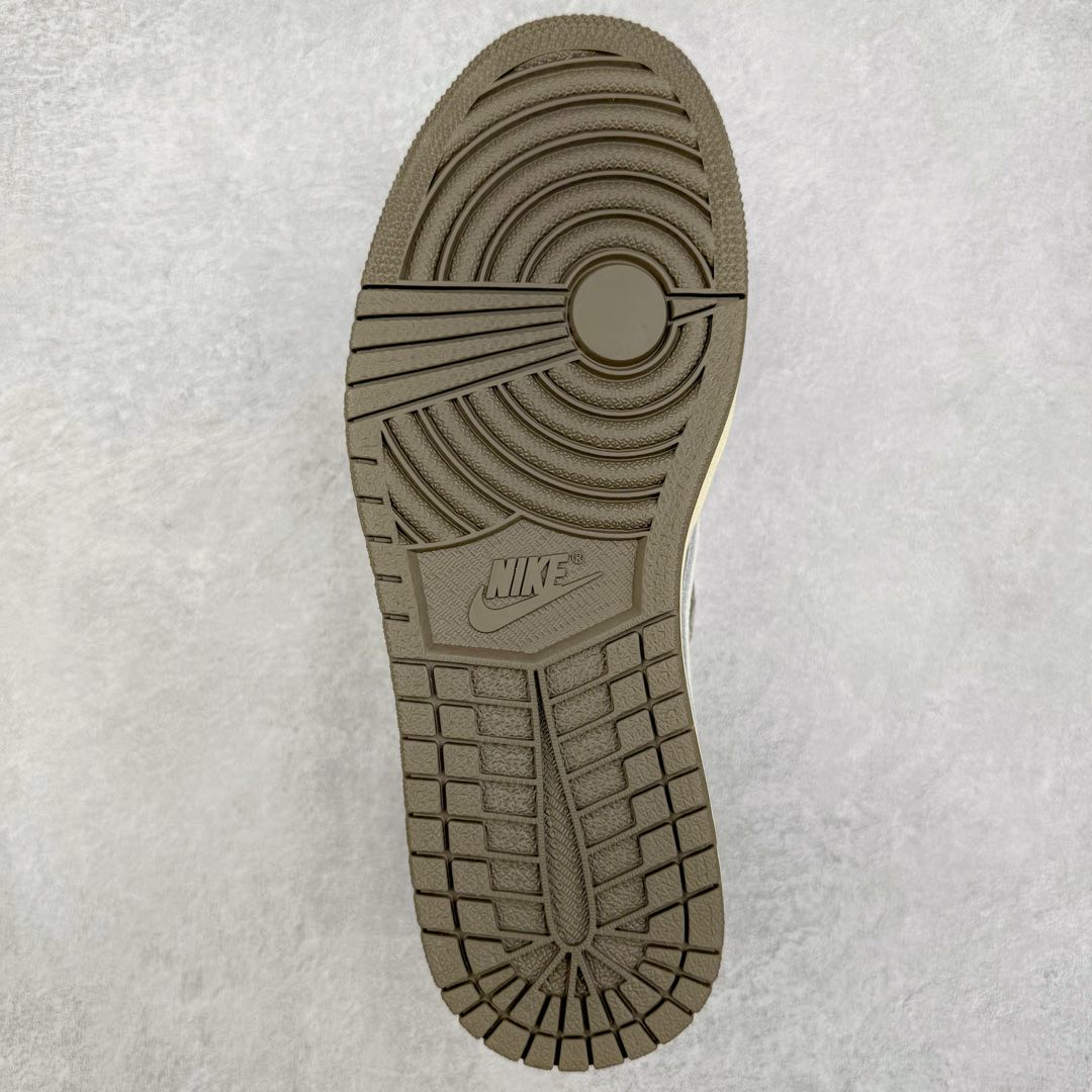 图片[9]-＃DGC裁片福利 Travis Scott x Air Jordan AJ1 Low OG SP TS联名白棕倒钩低帮 DM7866-162 十年一代莞产技术加持 原楦原纸板开发 后跟弧度收口自然不对折 原厂电绣 鬼脸飞翼针数密度一致 追求零偏差 市场巅峰之作 原档纸板数据 精准Swoosh Logo内腰字体高度对位 原厂拉帮工艺 起针回针位置针距密度一致 正确鞋垫四分之三背胶 原厂皮料 麂皮绒感效果一致 进口玻璃冲刀皮料裁剪零毛边 全鞋电脑针车工艺 极致一眼正品既视感 最高QC检验标准控制溢胶整体清洁度 鞋盒、防尘纸 鞋带 均采购来自原厂 尺码对应库存‼️-选品中心