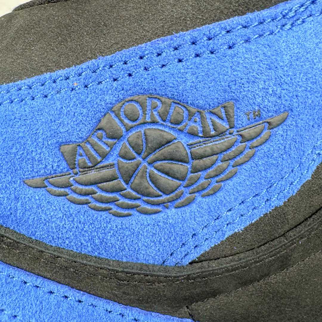 图片[14]-＃DGC裁片福利 Air Jordan AJ1 Retro High 翻毛皮皇家蓝 DZ5485-042 全套原纸板楦头开发 原厂特供皮料加持 确保原汁原味 完美呈现一代版型 一比一鞋头弧度高度鞋身弧度 数据细节工艺流程均保持原鞋一致 后跟弧度收口自然对折 极致一眼正品既视感 原厂皮料 进口玻璃冲刀皮料裁剪零毛边 承诺百分百一致原鞋 全鞋电脑针车工艺 鞋面清洁度最高QC检验标准 控制溢胶 飞翼3D高频深度立体 鞋盒、防尘纸 均采购来自原厂 尺码对应库存‼️-选品中心