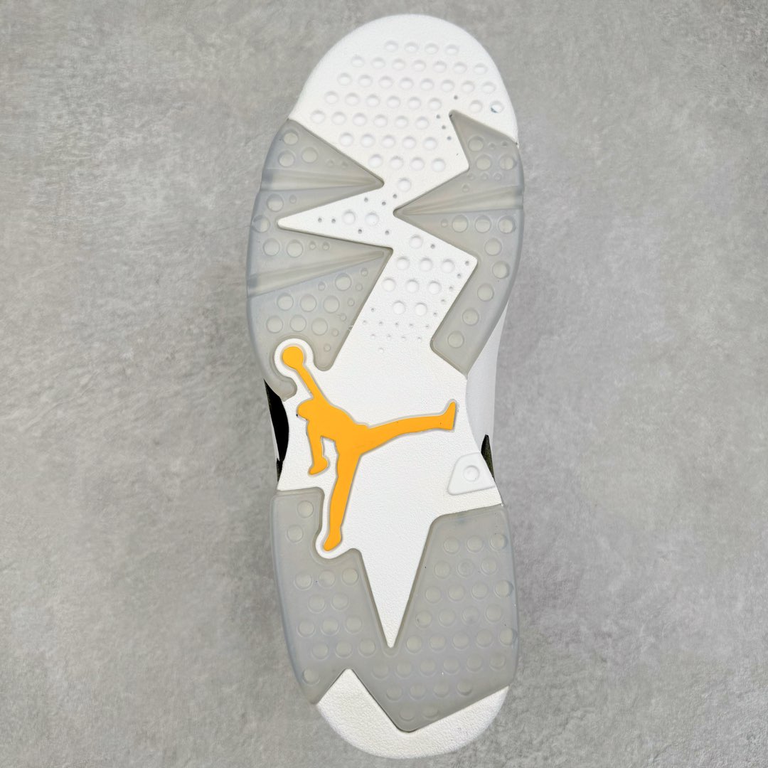 图片[9]-＃DGC裁片福利 Air Jordan AJ6 Retro 白黄 CT8529-170 之前5XX的东西 原楦原纸板开发 采购原厂皮料 原厂定型 后跟完美效果 到手可放心比对发售原鞋 上脚百分百充当正品驾驭 真正原装公司级完美鞋型 一切细节实拍所见所得 纸板中底、钢印 完美版型 一应俱全外贸专供 发国外寄售可稳妥充正操作 尺码对应库存‼️-选品中心