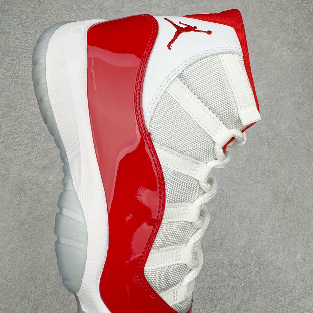 图片[6]-＃DGC裁片福利 Air Jordan AJ11 \\\”Cherry\\\” 樱桃白红 CT8012-116 原楦原档案数据开模打造 原厂中底拉帮钢印 原厂漆皮 防冻不开裂 头层皮料 原装鞋撑 水晶大底正确色度色泽 原楦原数据刺绣 原厂车缝走线及对位 毫厘不差 飞人logo采用原数据电脑刺绣 原装正品碳纤维真实碳板 增强抗扭 原内标 原盒标 正确官方原盒 原厂防氧化水晶外底 原厂配套厂全掌solo气垫 尺码对应库存明细‼️-选品中心