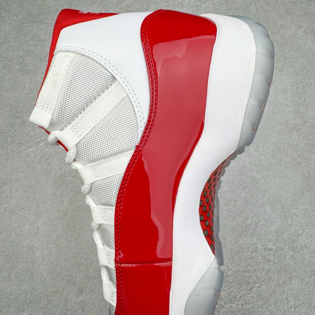 图片[7]-＃DGC裁片福利 Air Jordan AJ11 \\\”Cherry\\\” 樱桃白红 CT8012-116 原楦原档案数据开模打造 原厂中底拉帮钢印 原厂漆皮 防冻不开裂 头层皮料 原装鞋撑 水晶大底正确色度色泽 原楦原数据刺绣 原厂车缝走线及对位 毫厘不差 飞人logo采用原数据电脑刺绣 原装正品碳纤维真实碳板 增强抗扭 原内标 原盒标 正确官方原盒 原厂防氧化水晶外底 原厂配套厂全掌solo气垫 尺码对应库存明细‼️-选品中心