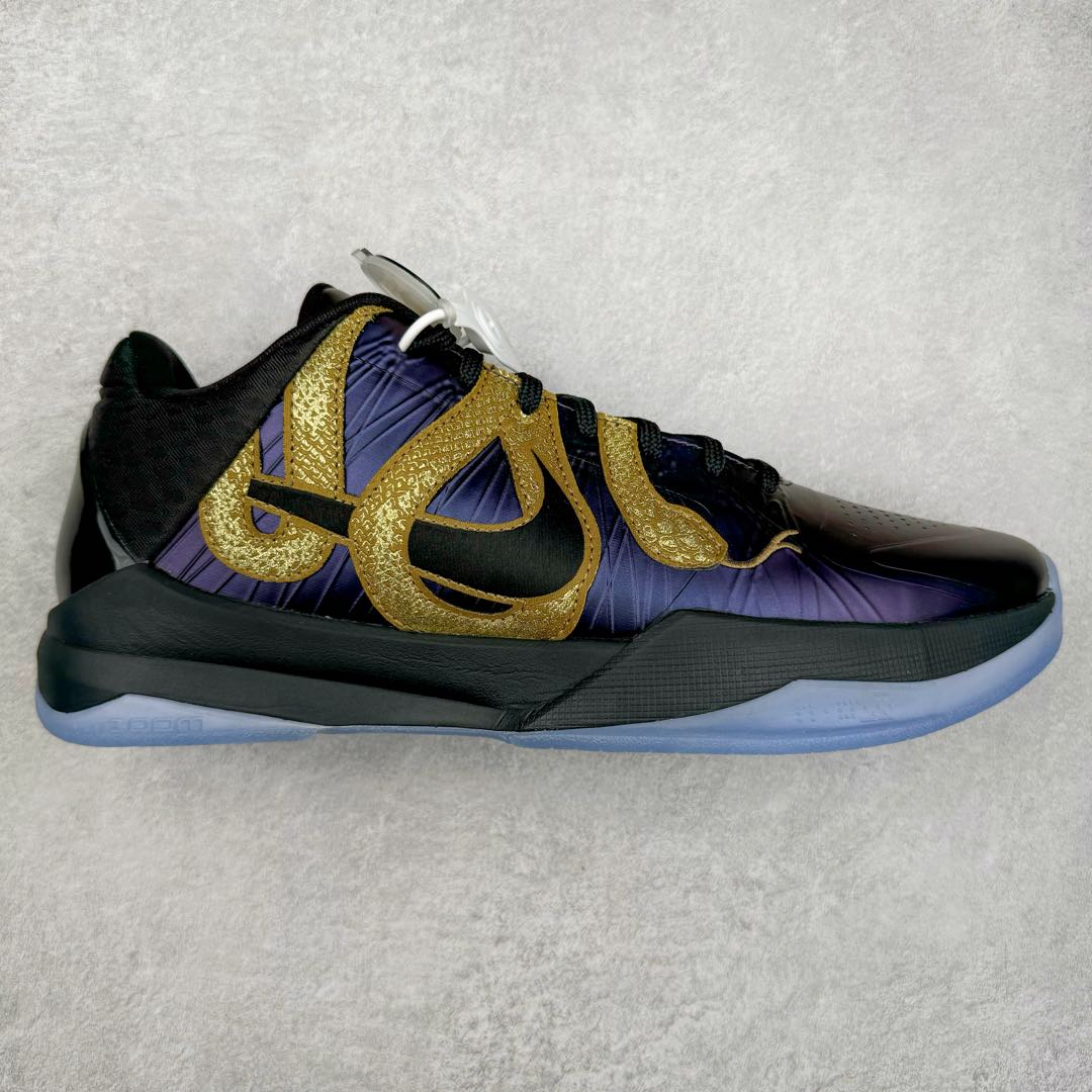 ＃灭世/Max NK Kobe 5 Protro\\\”Year of the Mamba\\\” 科比五代 蛇年 黑紫金 IB4481-500 灭世海外球员版 搭载最高工艺标准 版型 外观 细节 用料 不同于市场主流货品 拒绝杀猪套牌纯原套路 欢迎对比品鉴 外观升级点：鞋头冲孔 后跟海绵填充 飞线质感 碳板纹理 纸板对位 悉数升级对标ZP 用料升级点：前掌气垫➕后掌马蹄zoom（增配）澎湃脚感 完美解决正品后掌泡棉衰减问题 版型尺码升级：海外球员版 前掌包裹提升 尺码增加US13 47.5码 适配 职业球员 灭世纯原海外球员版『质 价 比』拉满 拳打杀猪纯原 脚踢一眼假通货 高端外贸渠道口碑爆炸 尺码：39 40 40.5 41 42 42.5 43 44 44.5 45 46 47.5-选品中心