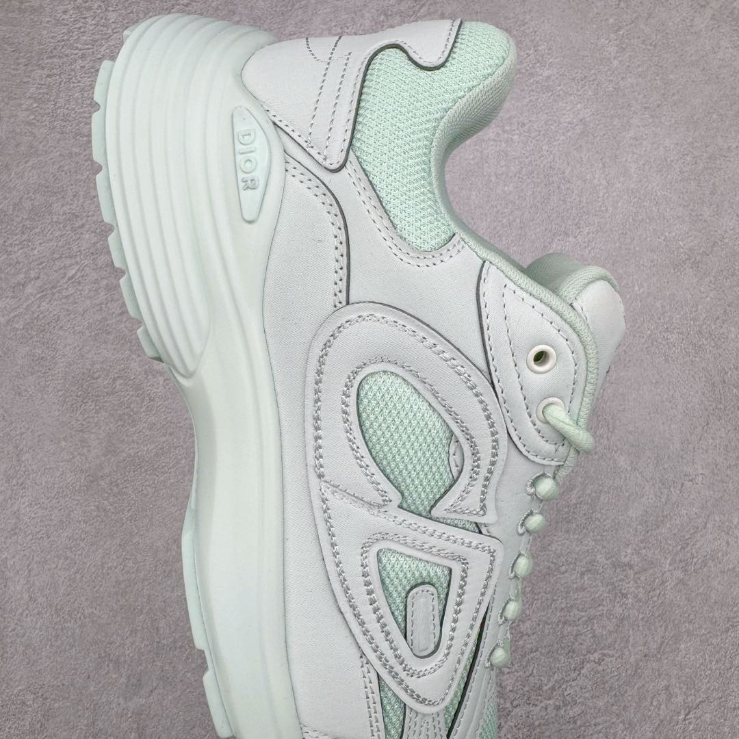 图片[6]-纯原 Dior x Stone Island 迪奥石头岛联名款B30系列休闲运动鞋老爹鞋 原版购入开发 做货 这次精彩的合作堪称一场别开生面的对话，展现了非凡的创意。金•琼斯 （KIM JONES）倾情呈献 DIOR AND STONEISLAND 限定系列，经典罗盘玫瑰与 DIOR 徽标相互融合外贸热销款 原版开模 海淘专供品质同渠道货源 该款系列采用黑网色眼织物白和色科技料面精心制作，作饰以反光“CD30”图形标志，外格轻盈的刻雕效果橡胶鞋搭底配标志性点的缀提升格调，内弹部力细节塑造想理的舒适穿着体验可与各休式闲造型配搭，彰显尚时现代的运风动范 尺码：38 39 40 41 42 43 44 45 46 47-选品中心