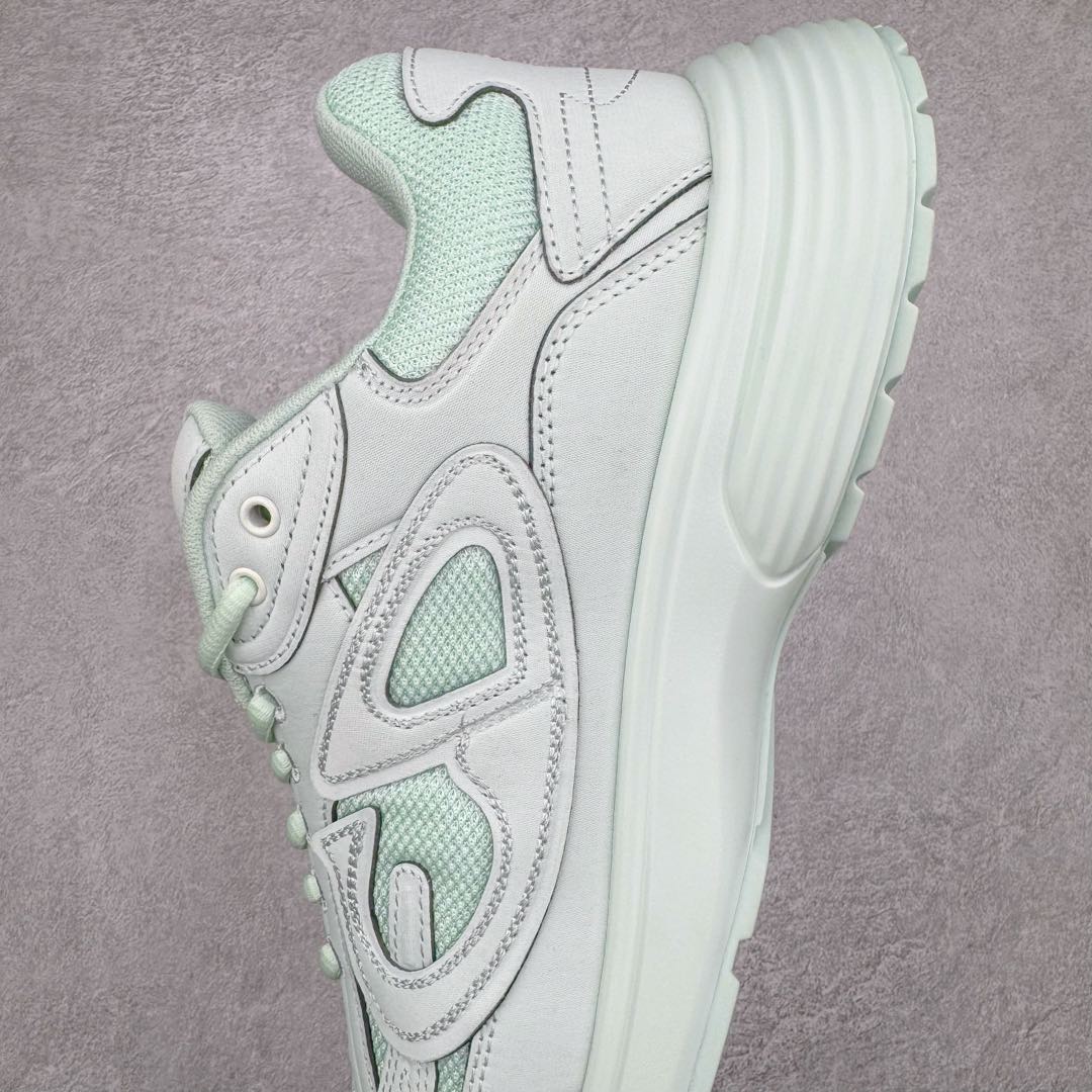 图片[7]-纯原 Dior x Stone Island 迪奥石头岛联名款B30系列休闲运动鞋老爹鞋 原版购入开发 做货 这次精彩的合作堪称一场别开生面的对话，展现了非凡的创意。金•琼斯 （KIM JONES）倾情呈献 DIOR AND STONEISLAND 限定系列，经典罗盘玫瑰与 DIOR 徽标相互融合外贸热销款 原版开模 海淘专供品质同渠道货源 该款系列采用黑网色眼织物白和色科技料面精心制作，作饰以反光“CD30”图形标志，外格轻盈的刻雕效果橡胶鞋搭底配标志性点的缀提升格调，内弹部力细节塑造想理的舒适穿着体验可与各休式闲造型配搭，彰显尚时现代的运风动范 尺码：38 39 40 41 42 43 44 45 46 47-选品中心