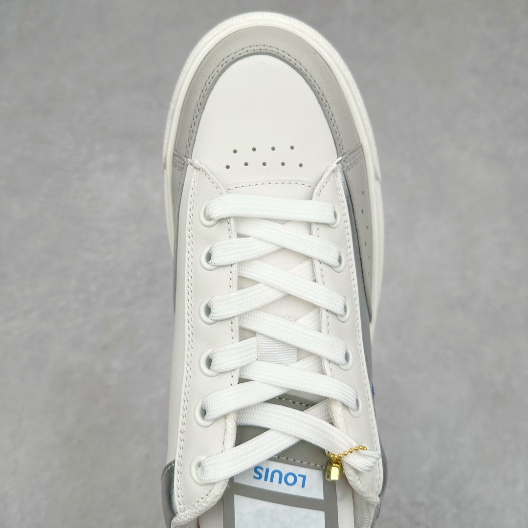 图片[4]-Louis Vuitton 路易威登 lv Time Out 低帮时尚运动板鞋 为舒软小牛皮革压印金属质感 Monogram 图案 再令 Louis 和vuitton 装饰点缀鞋带 与卢勒克斯金属线共同 释放莹泽光芒 搭配后部 Monogram帆布饰边和加厚胎面橡胶外底 鞋面胎牛皮和进口PVC制裁而成 高密度进口电脑车线工艺、经典LOGO跟PVC完美结合 原版大底开模 内里采用进口羊皮 超软皮内里+鞋垫 最新LV/路易威登 杨幂 关晓彤 官方等多明星网红同款 快手抖音等多平台热推 尺码：35 36 37 38 39 40 41 42 43 44-选品中心