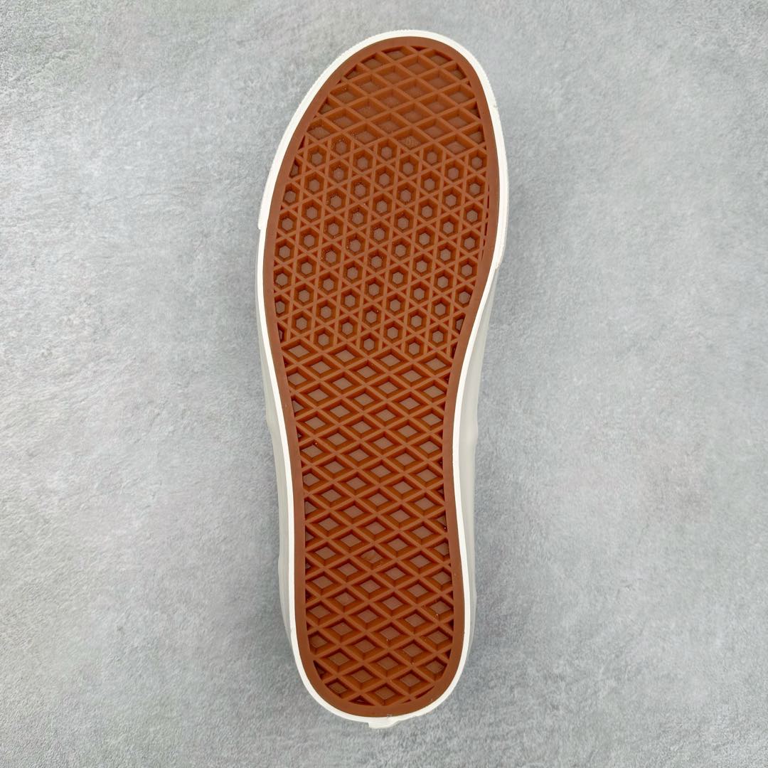 图片[9]-KAMIYA x MADNESS 重磅联名3.0 鲨鱼齿 五色 MMY三原康裕副线设计师KOJI KAMIYA主理日本新晋潮流品牌/神谷康司联名余文乐主理品牌成立十周年特别企划MADNESS x KAMIYA Vulcanize Low Sneaker 系列开口笑扭曲水线休闲运动硫化滑板板鞋“联名鲨鱼齿” 尺码：35 36 36.5 37 38 38.5 39 40 40.5 41 42 42.5 43 44-选品中心