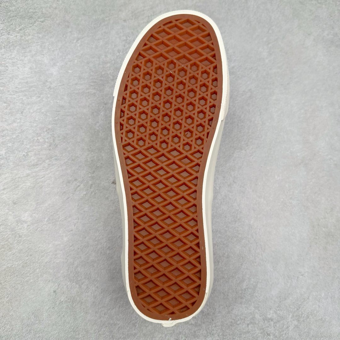 图片[9]-KAMIYA x MADNESS 重磅联名3.0 鲨鱼齿 五色 MMY三原康裕副线设计师KOJI KAMIYA主理日本新晋潮流品牌/神谷康司联名余文乐主理品牌成立十周年特别企划MADNESS x KAMIYA Vulcanize Low Sneaker 系列开口笑扭曲水线休闲运动硫化滑板板鞋“联名鲨鱼齿” 尺码：35 36 36.5 37 38 38.5 39 40 40.5 41 42 42.5 43 44-选品中心