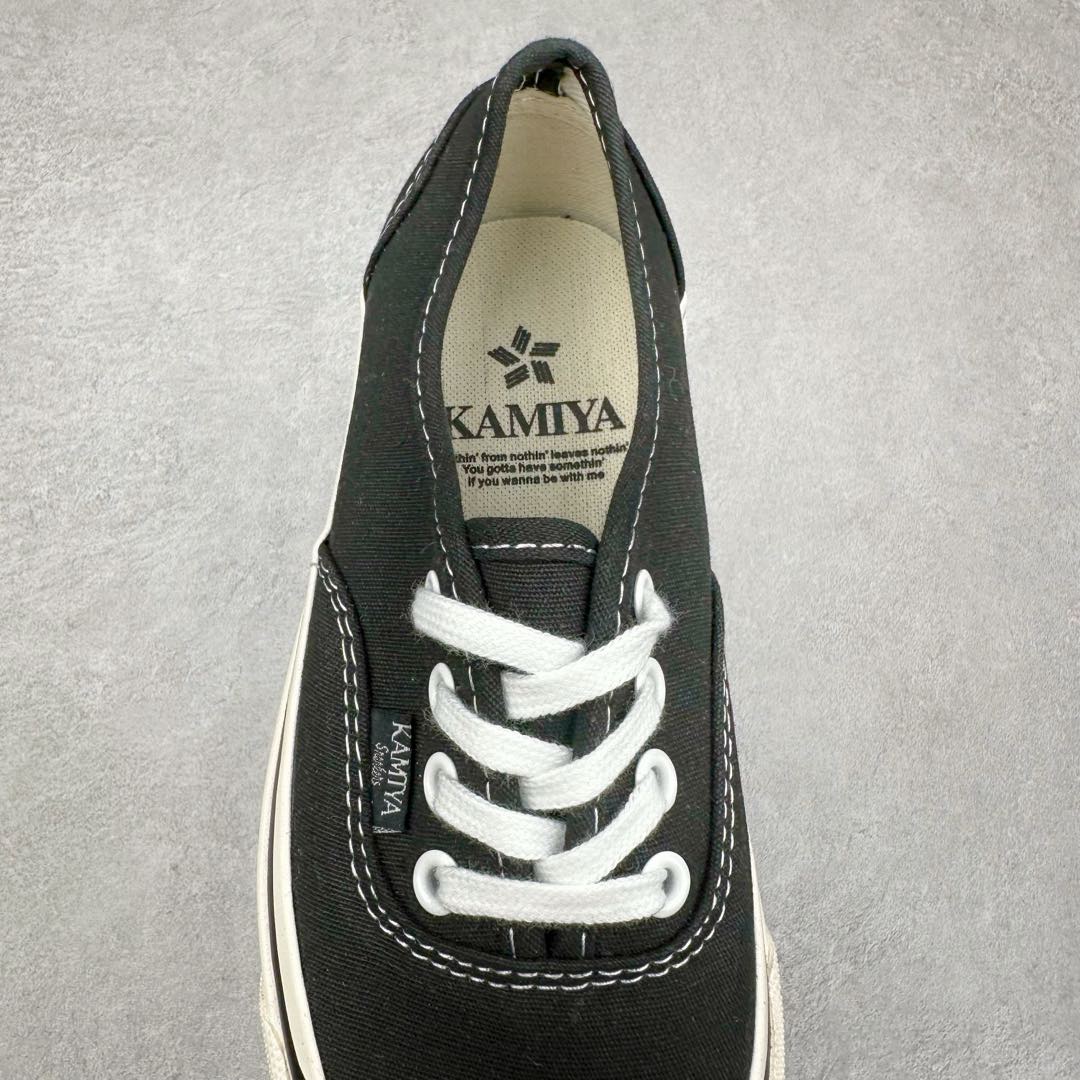 图片[5]-KAMIYA x MADNESS 重磅联名3.0 鲨鱼齿 五色 MMY三原康裕副线设计师KOJI KAMIYA主理日本新晋潮流品牌/神谷康司联名余文乐主理品牌成立十周年特别企划MADNESS x KAMIYA Vulcanize Low Sneaker 系列开口笑扭曲水线休闲运动硫化滑板板鞋“联名鲨鱼齿” 尺码：35 36 36.5 37 38 38.5 39 40 40.5 41 42 42.5 43 44-选品中心