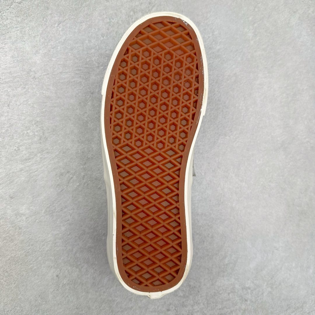 图片[9]-KAMIYA x MADNESS 重磅联名3.0 鲨鱼齿 五色 MMY三原康裕副线设计师KOJI KAMIYA主理日本新晋潮流品牌/神谷康司联名余文乐主理品牌成立十周年特别企划MADNESS x KAMIYA Vulcanize Low Sneaker 系列开口笑扭曲水线休闲运动硫化滑板板鞋“联名鲨鱼齿” 尺码：35 36 36.5 37 38 38.5 39 40 40.5 41 42 42.5 43 44-选品中心