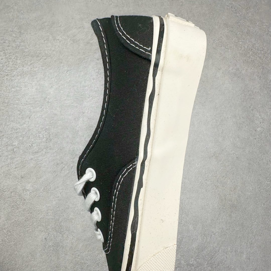 图片[7]-KAMIYA x MADNESS 重磅联名3.0 鲨鱼齿 五色 MMY三原康裕副线设计师KOJI KAMIYA主理日本新晋潮流品牌/神谷康司联名余文乐主理品牌成立十周年特别企划MADNESS x KAMIYA Vulcanize Low Sneaker 系列开口笑扭曲水线休闲运动硫化滑板板鞋“联名鲨鱼齿” 尺码：35 36 36.5 37 38 38.5 39 40 40.5 41 42 42.5 43 44-选品中心