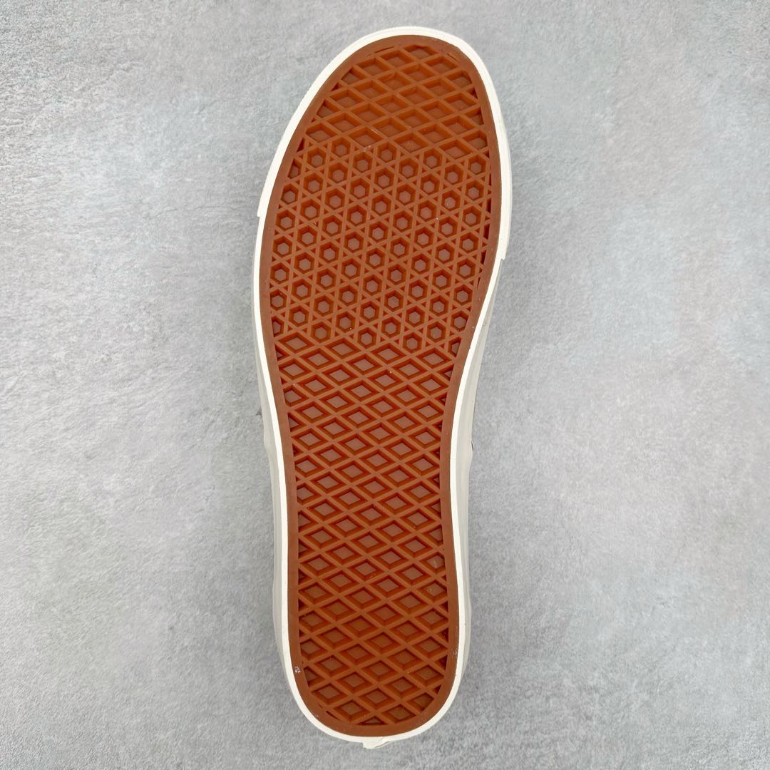 图片[9]-KAMIYA x MADNESS 重磅联名3.0 鲨鱼齿 五色 MMY三原康裕副线设计师KOJI KAMIYA主理日本新晋潮流品牌/神谷康司联名余文乐主理品牌成立十周年特别企划MADNESS x KAMIYA Vulcanize Low Sneaker 系列开口笑扭曲水线休闲运动硫化滑板板鞋“联名鲨鱼齿” 尺码：35 36 36.5 37 38 38.5 39 40 40.5 41 42 42.5 43 44-选品中心