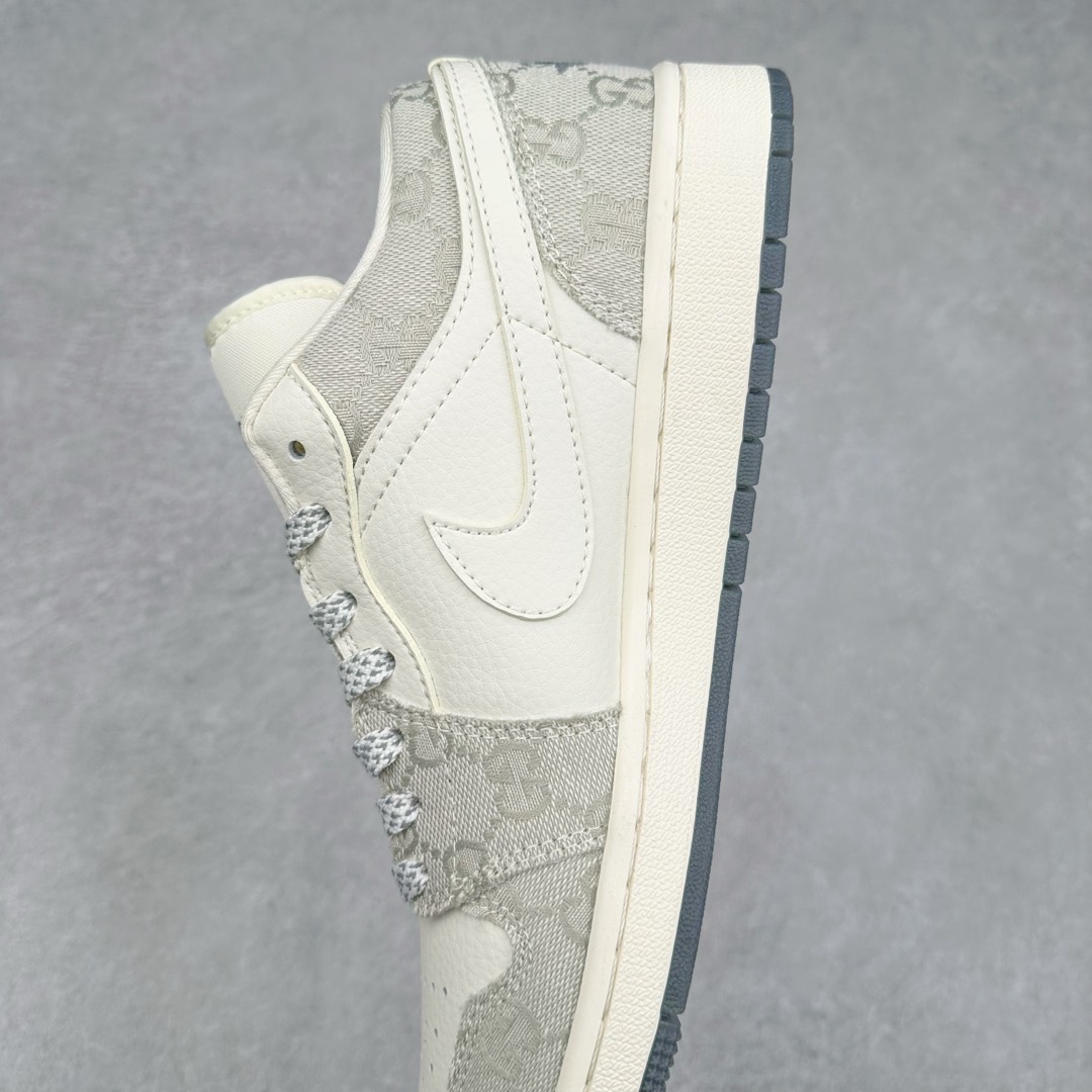 图片[7]-Air Jordan AJ1 Low 低帮定制 DM5688-101 原厂内置气垫魔块 A模大底 头层小牛皮 鞋舌AJ原厂专用牛津布+AJ专用反口珍珠布+原厂无杂质高弹内里海棉+特殊封边弹力鞋带 尺码：36 36.5 37.5 38 38.5 39 40 40.5 41 42 42.5 43 44 44.5 45 46 47.5-选品中心