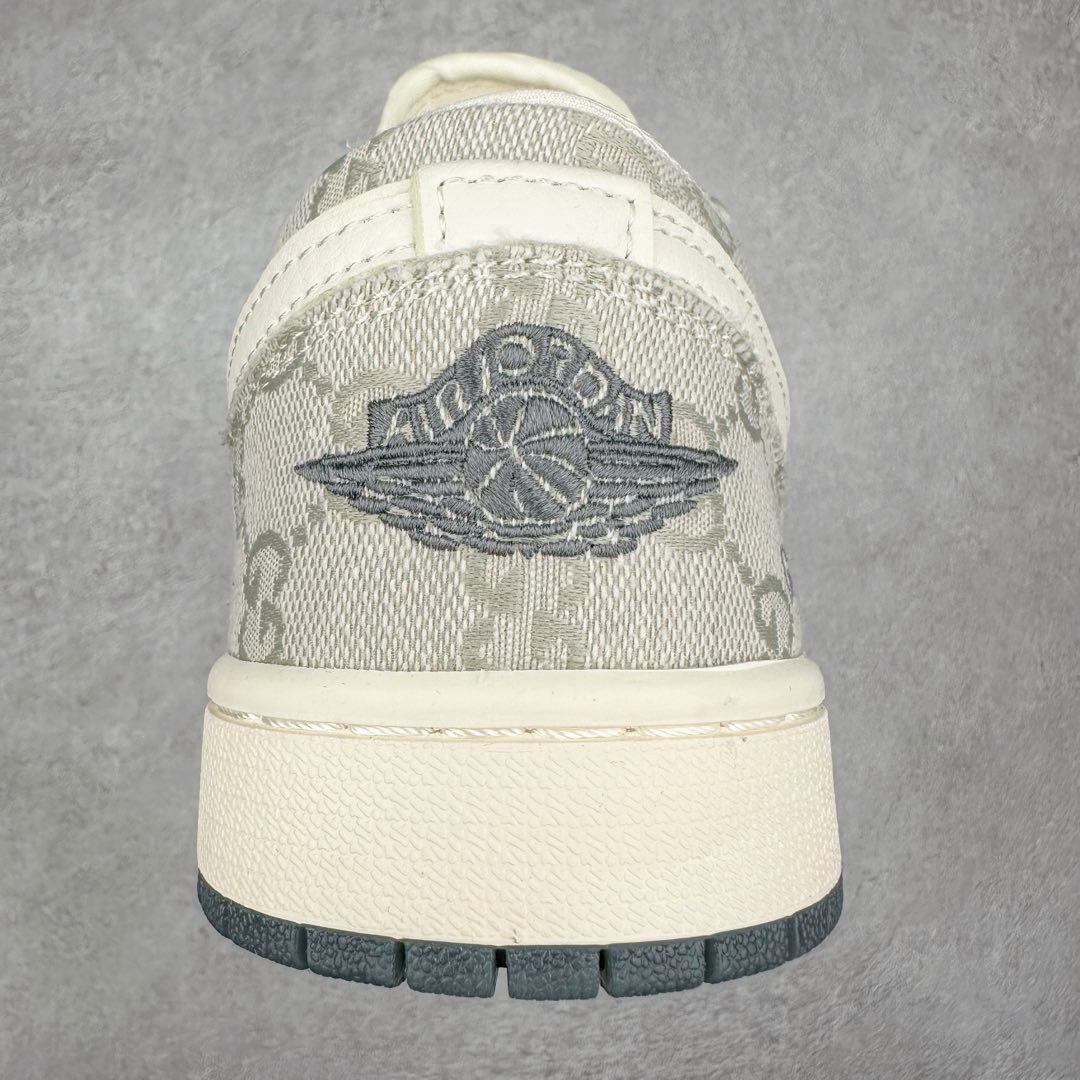 图片[8]-Air Jordan AJ1 Low 低帮定制 DM5688-101 原厂内置气垫魔块 A模大底 头层小牛皮 鞋舌AJ原厂专用牛津布+AJ专用反口珍珠布+原厂无杂质高弹内里海棉+特殊封边弹力鞋带 尺码：36 36.5 37.5 38 38.5 39 40 40.5 41 42 42.5 43 44 44.5 45 46 47.5-选品中心