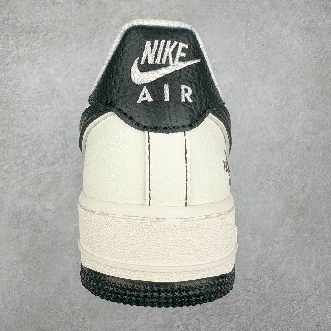 图片[8]-NK Air Force 1´07 Low 空军一号低帮百搭休闲运动板鞋 BB7518-010 柔软、弹性十足的缓震性能和出色的中底设计 横跨复古与现代的外型结合 造就出风靡全球 三十多年的Force 1 直到今天还深受青睐 尺码：36 36.5 37.5 38 38.5 39 40 40.5 41 42 42.5 43 44 44.5 45-选品中心