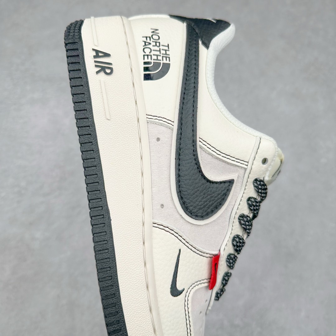 图片[6]-NK Air Force 1´07 Low 空军一号低帮百搭休闲运动板鞋 BB7518-010 柔软、弹性十足的缓震性能和出色的中底设计 横跨复古与现代的外型结合 造就出风靡全球 三十多年的Force 1 直到今天还深受青睐 尺码：36 36.5 37.5 38 38.5 39 40 40.5 41 42 42.5 43 44 44.5 45-选品中心