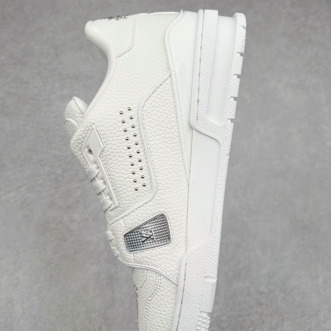 图片[7]-＃K1 Louis Vuitton Trainer lv时装走秀运动鞋 完美鞋型超高的清洁度 零毛边线头瑕疵 全套原楦原纸版原鞋开模 全网最具灵魂的版型 正确原装黄色鞋盒 正确中底印花 鞋面印花3D高频深度立体 全鞋电脑针车 紧密相连 针距密度一致 环保乳胶注塑鞋垫 厚度脚感还原原版 皮面裁剪部位 统一油边封口工艺 原装橡胶大底含胶量大底组合零偏差 专柜全套包装 防尘袋 说明书 质保卡 男女鞋 尺码：35 36 37 38 39 40 41 42 43 44 45-选品中心