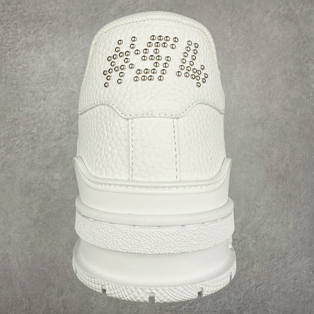 图片[8]-＃K1 Louis Vuitton Trainer lv时装走秀运动鞋 完美鞋型超高的清洁度 零毛边线头瑕疵 全套原楦原纸版原鞋开模 全网最具灵魂的版型 正确原装黄色鞋盒 正确中底印花 鞋面印花3D高频深度立体 全鞋电脑针车 紧密相连 针距密度一致 环保乳胶注塑鞋垫 厚度脚感还原原版 皮面裁剪部位 统一油边封口工艺 原装橡胶大底含胶量大底组合零偏差 专柜全套包装 防尘袋 说明书 质保卡 男女鞋 尺码：35 36 37 38 39 40 41 42 43 44 45-选品中心