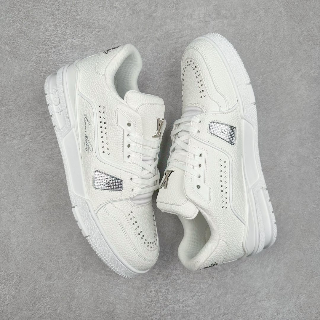 图片[3]-＃K1 Louis Vuitton Trainer lv时装走秀运动鞋 完美鞋型超高的清洁度 零毛边线头瑕疵 全套原楦原纸版原鞋开模 全网最具灵魂的版型 正确原装黄色鞋盒 正确中底印花 鞋面印花3D高频深度立体 全鞋电脑针车 紧密相连 针距密度一致 环保乳胶注塑鞋垫 厚度脚感还原原版 皮面裁剪部位 统一油边封口工艺 原装橡胶大底含胶量大底组合零偏差 专柜全套包装 防尘袋 说明书 质保卡 男女鞋 尺码：35 36 37 38 39 40 41 42 43 44 45-选品中心