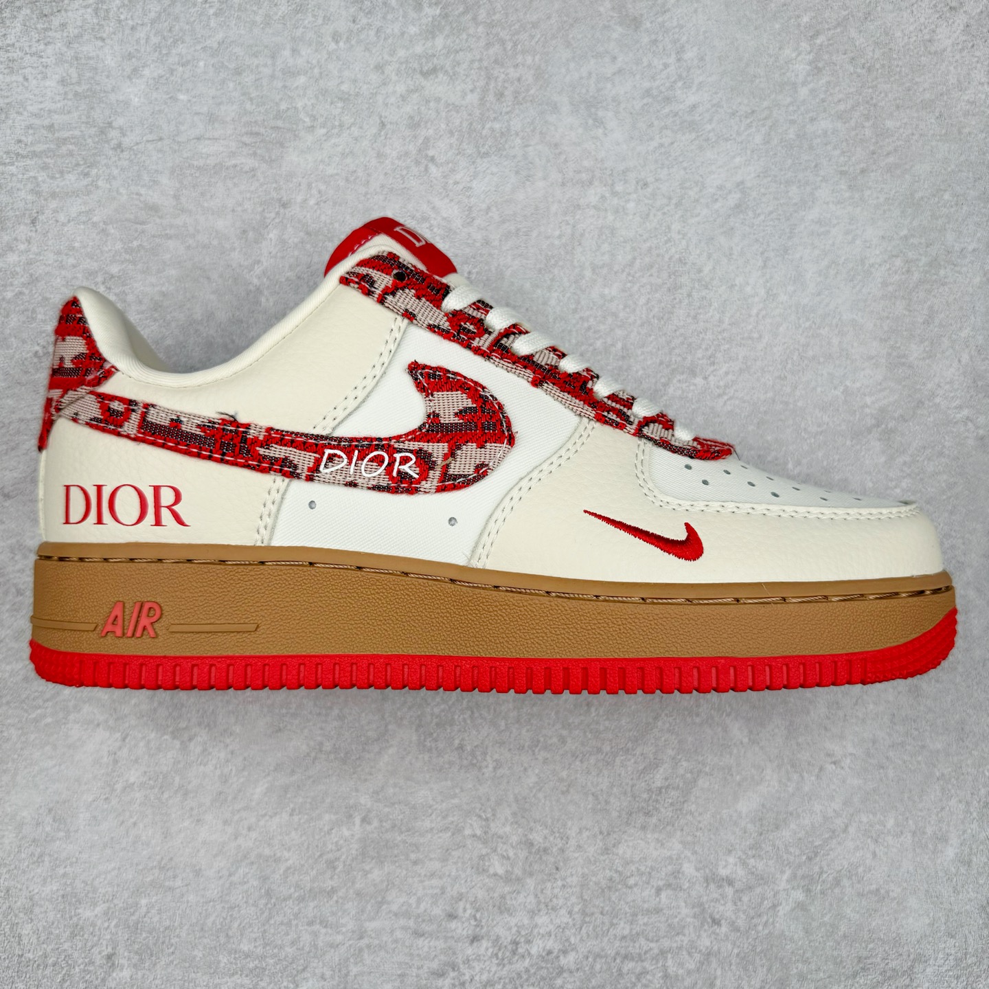 NK Air Force 1´07 Low 空军一号低帮百搭休闲运动板鞋 KK1988-049 柔软、弹性十足的缓震性能和出色的中底设计 横跨复古与现代的外型结合 造就出风靡全球 三十多年的Force 1 直到今天还深受青睐 尺码:36 36.5 37.5 38 38.5 39 40 40.5 41 42 42.5 43 44 44.5 45-选品中心