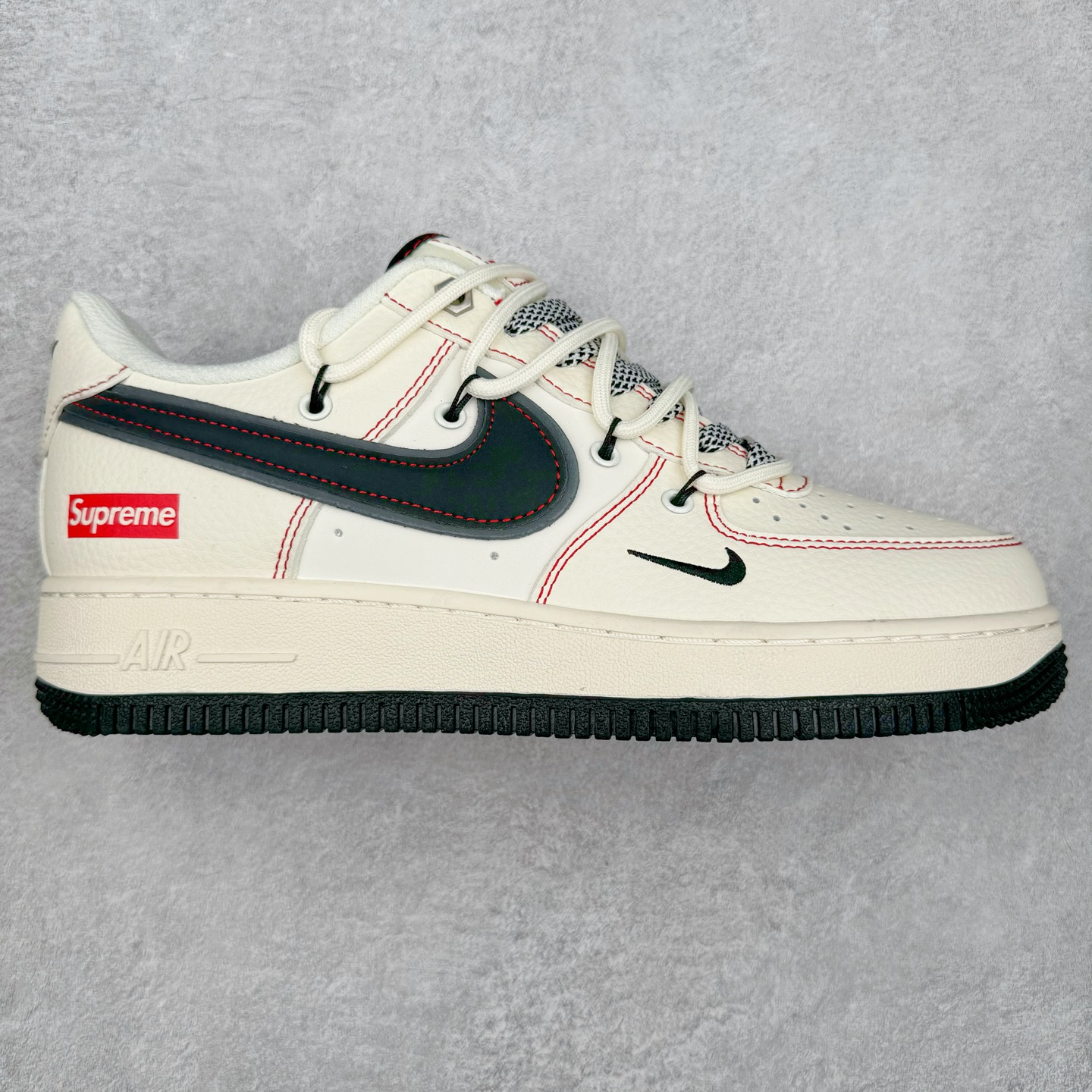 NK Air Force 1´07 Low 空军一号低帮百搭休闲运动板鞋 SJ1198-104 柔软、弹性十足的缓震性能和出色的中底设计 横跨复古与现代的外型结合 造就出风靡全球 三十多年的Force 1 直到今天还深受青睐 尺码:36 36.5 37.5 38 38.5 39 40 40.5 41 42 42.5 43 44 44.5 45-选品中心