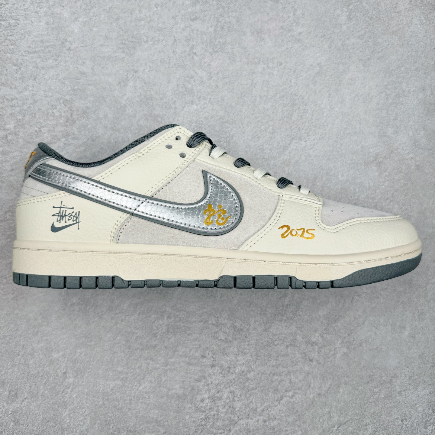 NK Dunk Low 定制配色 DM6868-008 大厂出品 极力推荐 原装头层材料 独家版型蒸餾加工帶來的是更好的视觉和脚感体验大厂纯原品质出货 清洁度 电绣工艺 皮料切割干净无任何毛边 细节完美 尺码：36 36.5 37.5 38 38.5 39 40 40.5 41 42 42.5 43 44 44.5 45-选品中心