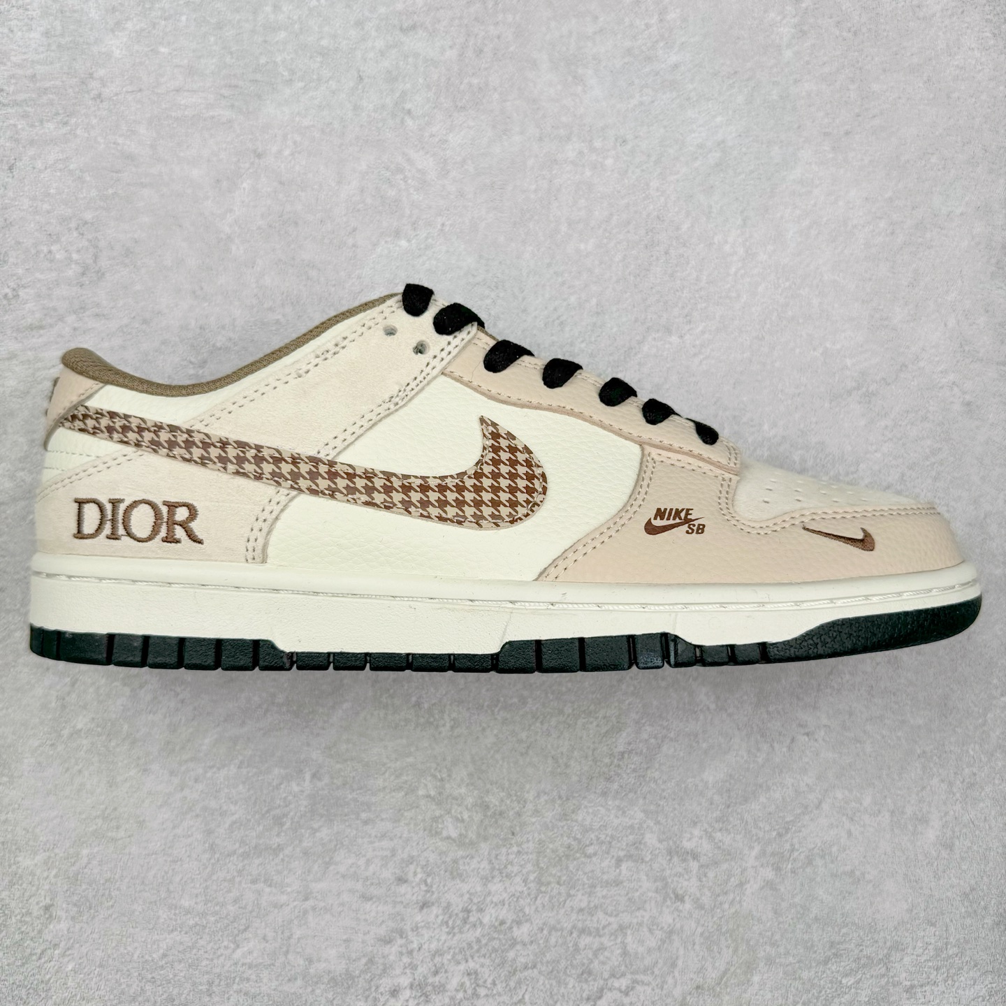NK Dunk Low 定制配色 DJ2024-097 大厂出品 极力推荐 原装头层材料 独家版型蒸餾加工帶來的是更好的视觉和脚感体验大厂纯原品质出货 清洁度 电绣工艺 皮料切割干净无任何毛边 细节完美 尺码:36 36.5 37.5 38 38.5 39 40 40.5 41 42 42.5 43 44 44.5 45-选品中心