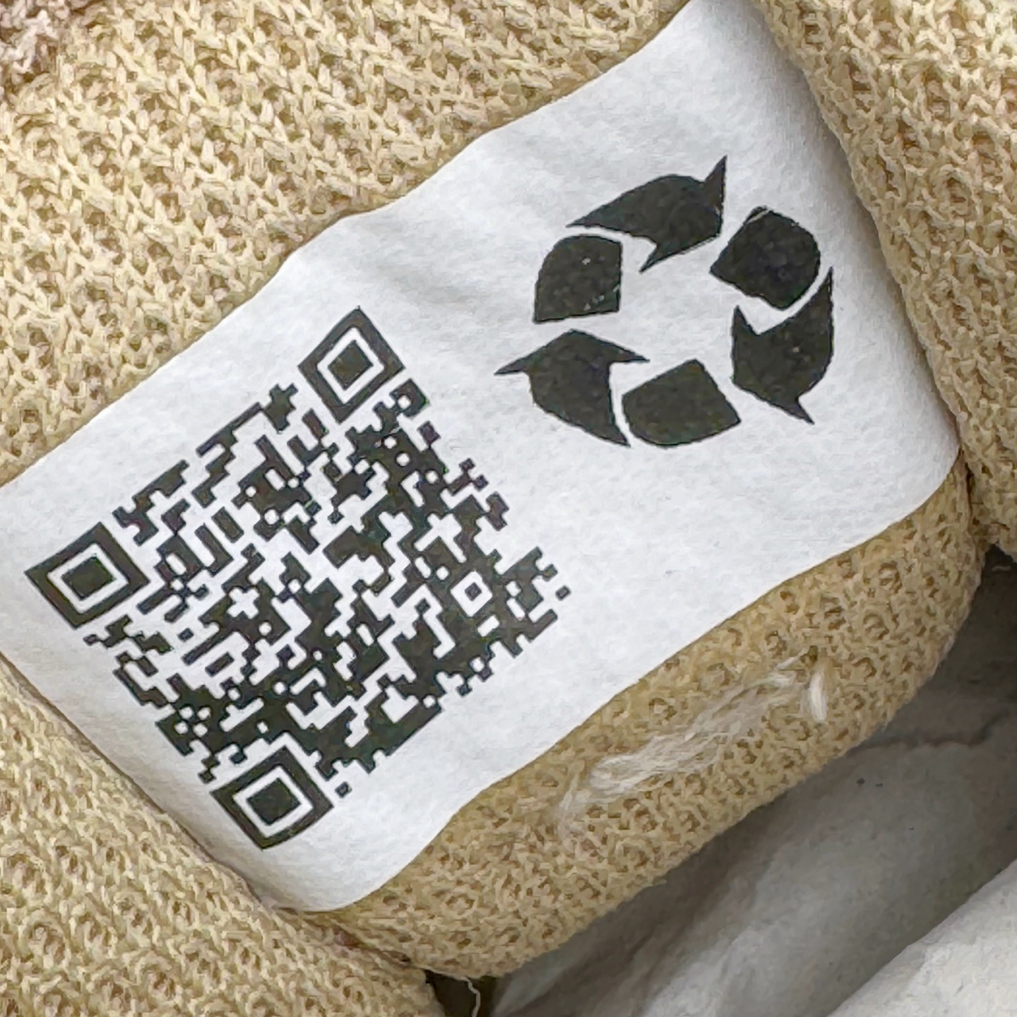 图片[10]-＃绿X/GX SALOMON XT PU.RE ADVANCED 萨洛蒙潮流越野机能户外功能鞋 纯原外贸平台特供订单 耗时半年巨作 全套原纸板楦头开发 原厂特供网布配套加持 确保原汁原味 完美呈现版型 原档数据独家私模五层组合大底 男女鞋同步官方开发至46.5 原装Ortholite轻量化鞋垫 中底布带钢印编号 原厂TPU锁扣 进口港宝加持 后跟自然饱满 还原公司包裹性 基于 SALOMON 初代 XT 鞋身造型并搭载 4D ADVANCED CHASSIS™ 大底打造而成 为这款 XT-QUEST 带来了多项足部控制与保护等功能性 如在运动过程中控制左右晃动的过程而提高稳定性、改善长途越野过程中足中到足尖的过渡、提高感知岩石的精确度以抵抗尖锐物体对脚底的伤害以及采用动态缓冲来增强穿着舒适感 从而减轻疲劳感 使 XT-QUEST 成为一双舒适且安全的户外之履 尺码：36 36.5 37.5 38 38.5 39 40 40.5 41 42 42.5 43 44 44.5 45 46 46.5-选品中心