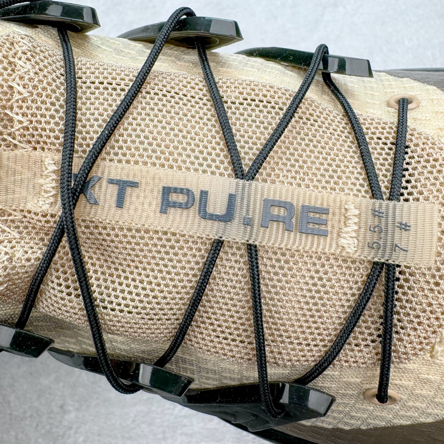 图片[15]-＃绿X/GX SALOMON XT PU.RE ADVANCED 萨洛蒙潮流越野机能户外功能鞋 纯原外贸平台特供订单 耗时半年巨作 全套原纸板楦头开发 原厂特供网布配套加持 确保原汁原味 完美呈现版型 原档数据独家私模五层组合大底 男女鞋同步官方开发至46.5 原装Ortholite轻量化鞋垫 中底布带钢印编号 原厂TPU锁扣 进口港宝加持 后跟自然饱满 还原公司包裹性 基于 SALOMON 初代 XT 鞋身造型并搭载 4D ADVANCED CHASSIS™ 大底打造而成 为这款 XT-QUEST 带来了多项足部控制与保护等功能性 如在运动过程中控制左右晃动的过程而提高稳定性、改善长途越野过程中足中到足尖的过渡、提高感知岩石的精确度以抵抗尖锐物体对脚底的伤害以及采用动态缓冲来增强穿着舒适感 从而减轻疲劳感 使 XT-QUEST 成为一双舒适且安全的户外之履 尺码：36 36.5 37.5 38 38.5 39 40 40.5 41 42 42.5 43 44 44.5 45 46 46.5-选品中心