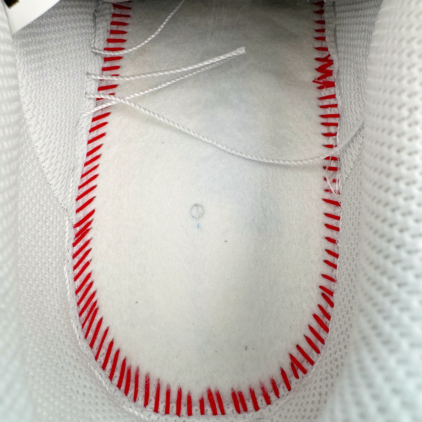 图片[10]-＃GX纯原 CDG x Supreme x NK Air Force 1 Supreme Comme des Garcons Shirt 空军一号低帮板鞋 三方联名白黑六眼 923044-100 经典老鞋 完美复刻 不规则波浪大底咬花 全鞋电脑针车 工整有序 视觉效果满分 原厂拉帮手法 标准四线 密度针距针孔大小控制到位 原装反口里网布海绵 正确卡色网眼大小 新版鞋撑改用纸团代替 原厂港宝加持完美还原灵魂版型 原盒原配从里到外百分百还原 原厂全头层原厂皮料 原标原盒 内置Sole气垫 中底白色背胶 中底划线 已经无限的接近公司 原厂楦头 原厂刺绣 后跟弧度修正 独家私模最大开发到48.5 尺码：40 40.5 41 42 42.5 43 44 44.5 45 46 47.5 48.5-选品中心