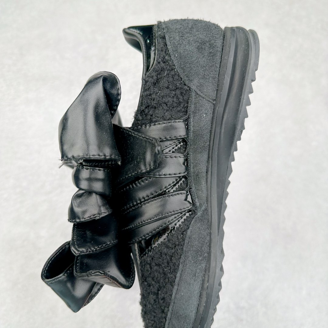 图片[7]-＃纯原 AD Wmns SL72 OG 系列德训足球风百搭低帮休闲运动板鞋 JH7342 采用高弹EVA+MODEL+RB三层组合底 区别市面RB一体大底 三层组合鞋底重量与原鞋一致 Originals 将有「T 头鞋」造型的诞生于 1972 年的 SL72 鞋款复刻带回 各位买鞋又有新选择了 1972 年 SL72 问世后 引领了后来阿迪达斯的跑鞋发展方向 其中「SL」代表了 Super Light 彰显了产品轻便的特性 1972 年 SL72 问世后 引领了后来阿迪达斯的跑鞋发展方向 其中「SL」代表了 Super Light 彰显了产品轻便的特性 这次 Originals 延续其轻质经典的基因 带来男女两款 SL72 男生款带来 SL72 RS 鞋型 RS 意为 Reshaped（重塑）鞋款在保留了经典的外观基础上 在尼龙材质里增加了填充物 使鞋型更加挺立和饱满 鞋头则更加圆润 鞋底的 EVA 材质则增加了鞋款的高度 女生款则带来 SL72 OG W 鞋型 OG 顾名思义则是致敬经典款式 相较于 RS（Reshaped）鞋款 鞋身更加纤细 其整体鞋身轮廓、线条、细节、材质上尊崇 70 年代 SL72 的设计 还原经典味道 尺码：36 36⅔ 37⅓ 38 38⅔ 39⅓ 40 40⅔ 41⅓ 42 42⅔ 43⅓ 44 44⅔ 45-选品中心