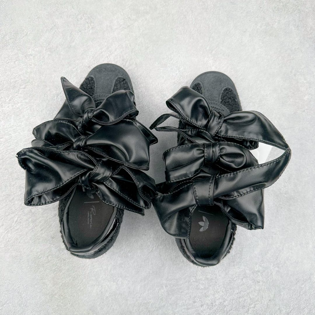 图片[3]-＃纯原 AD Wmns SL72 OG 系列德训足球风百搭低帮休闲运动板鞋 JH7342 采用高弹EVA+MODEL+RB三层组合底 区别市面RB一体大底 三层组合鞋底重量与原鞋一致 Originals 将有「T 头鞋」造型的诞生于 1972 年的 SL72 鞋款复刻带回 各位买鞋又有新选择了 1972 年 SL72 问世后 引领了后来阿迪达斯的跑鞋发展方向 其中「SL」代表了 Super Light 彰显了产品轻便的特性 1972 年 SL72 问世后 引领了后来阿迪达斯的跑鞋发展方向 其中「SL」代表了 Super Light 彰显了产品轻便的特性 这次 Originals 延续其轻质经典的基因 带来男女两款 SL72 男生款带来 SL72 RS 鞋型 RS 意为 Reshaped（重塑）鞋款在保留了经典的外观基础上 在尼龙材质里增加了填充物 使鞋型更加挺立和饱满 鞋头则更加圆润 鞋底的 EVA 材质则增加了鞋款的高度 女生款则带来 SL72 OG W 鞋型 OG 顾名思义则是致敬经典款式 相较于 RS（Reshaped）鞋款 鞋身更加纤细 其整体鞋身轮廓、线条、细节、材质上尊崇 70 年代 SL72 的设计 还原经典味道 尺码：36 36⅔ 37⅓ 38 38⅔ 39⅓ 40 40⅔ 41⅓ 42 42⅔ 43⅓ 44 44⅔ 45-选品中心